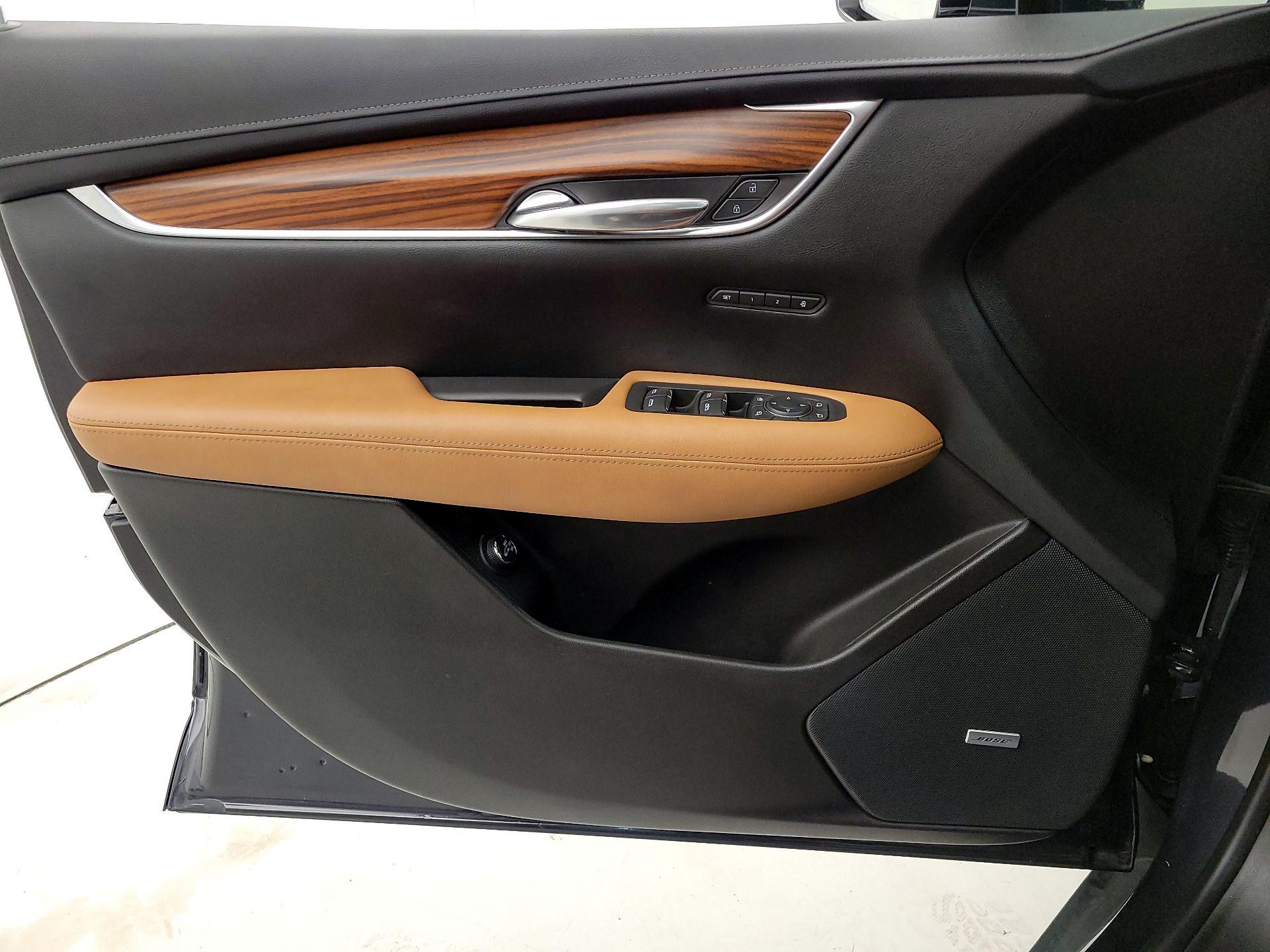 Thumbnail: 2021 Cadillac XT5 - 12