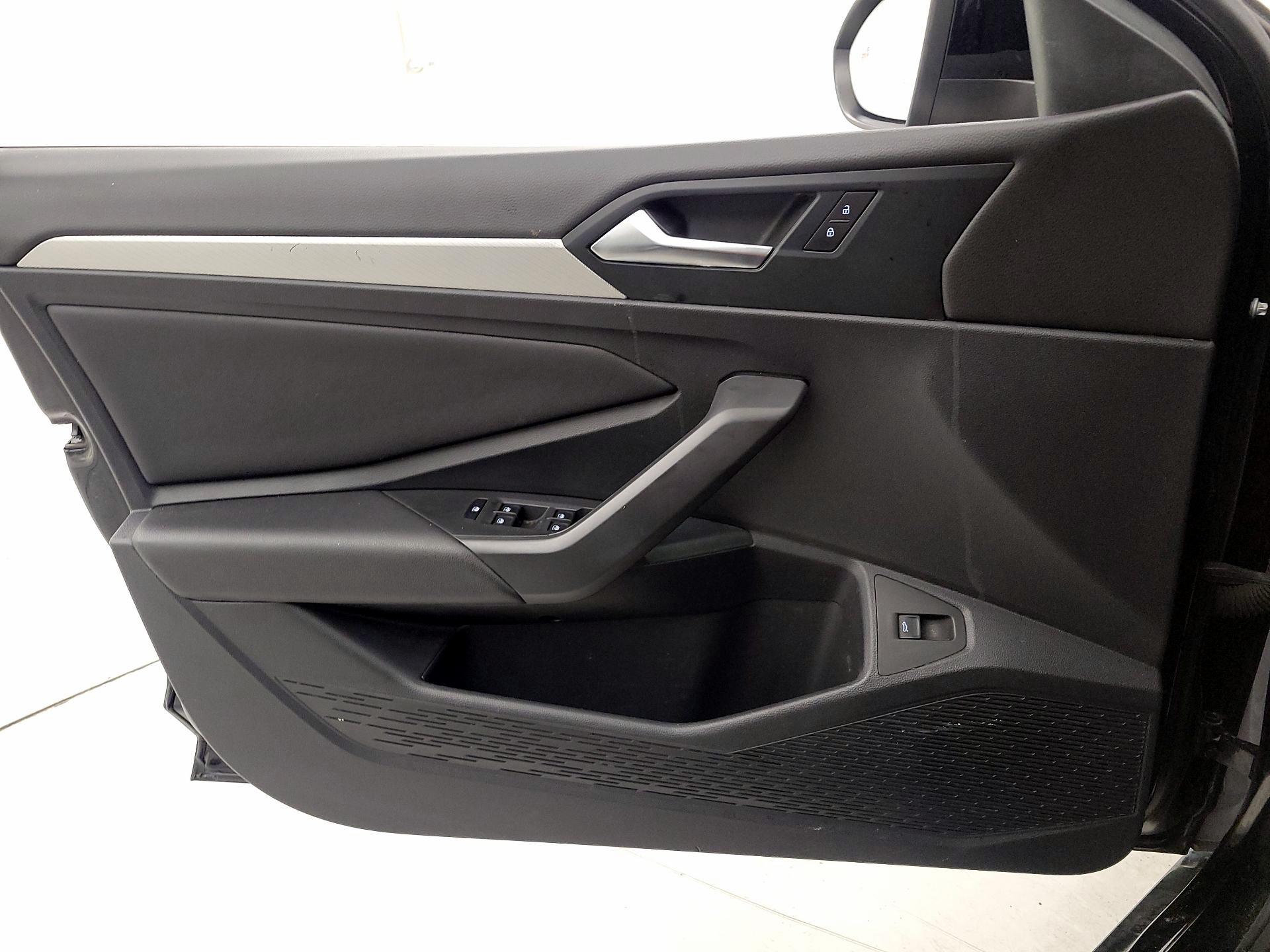 Thumbnail: 2019 Volkswagen Jetta - 12