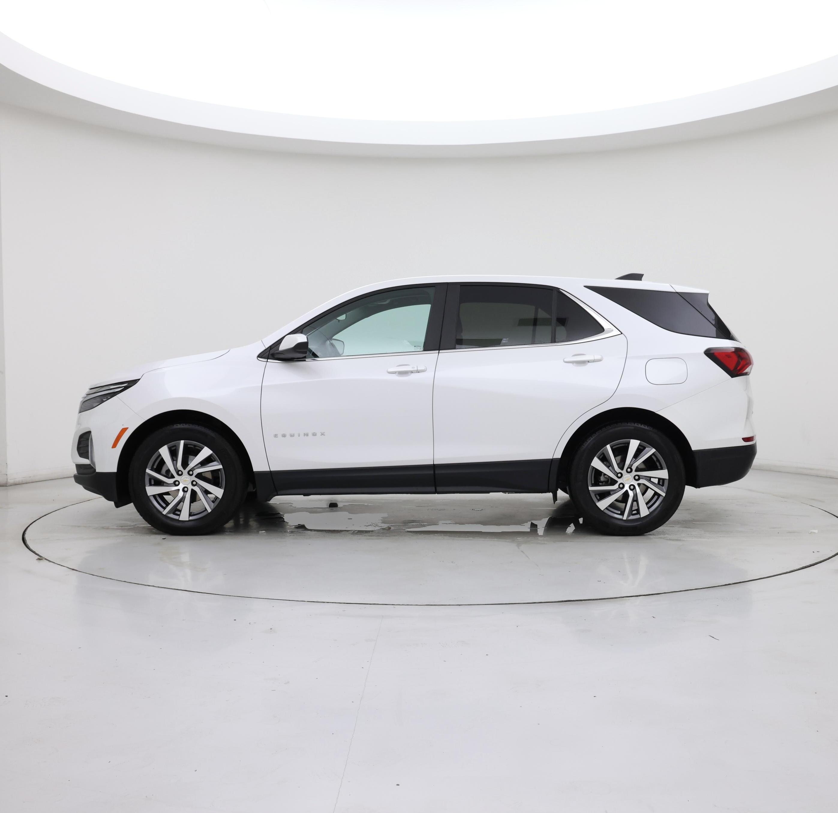 Thumbnail: 2022 Chevrolet Equinox - 3
