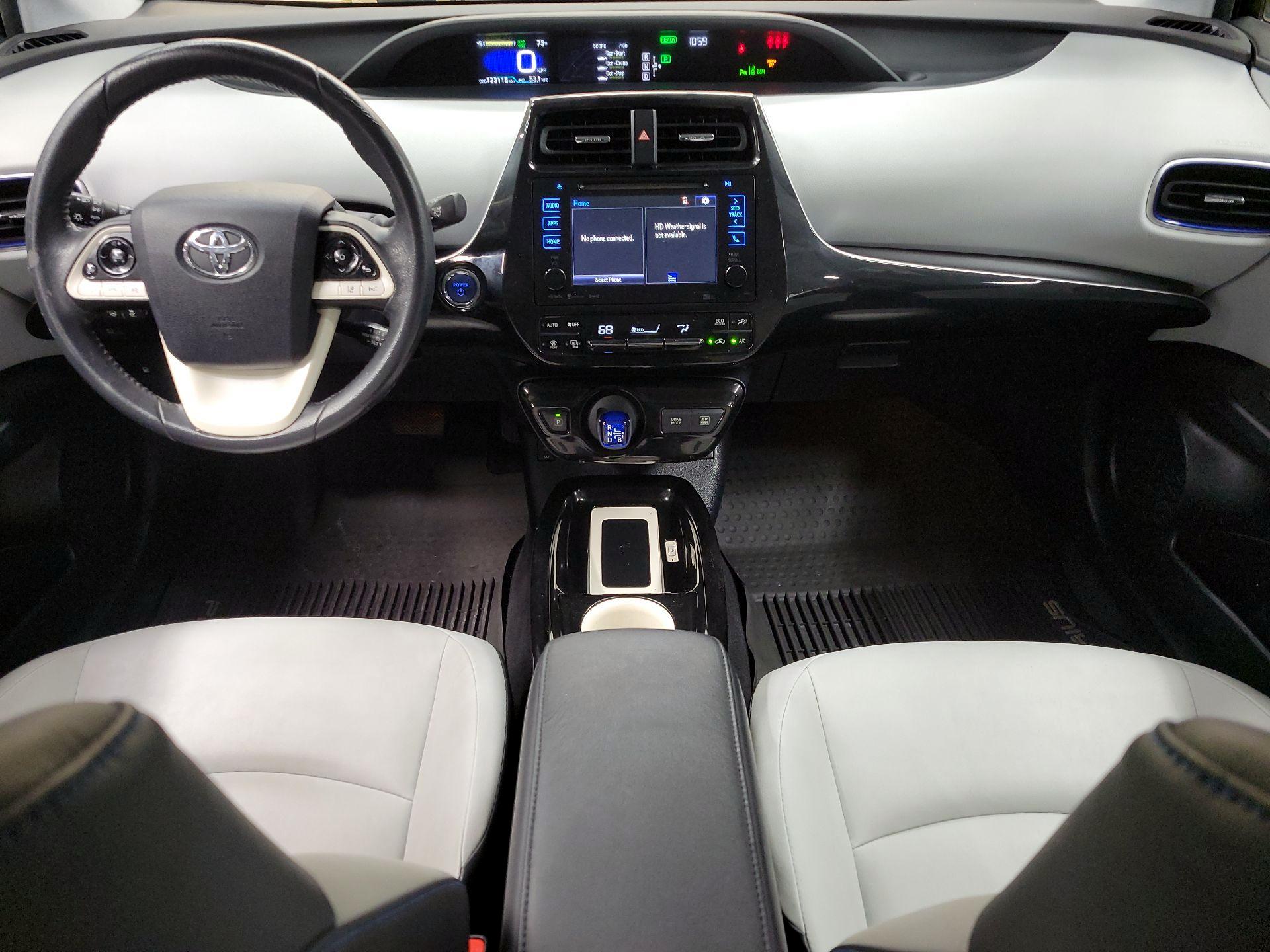 Thumbnail: 2017 Toyota Prius - 9