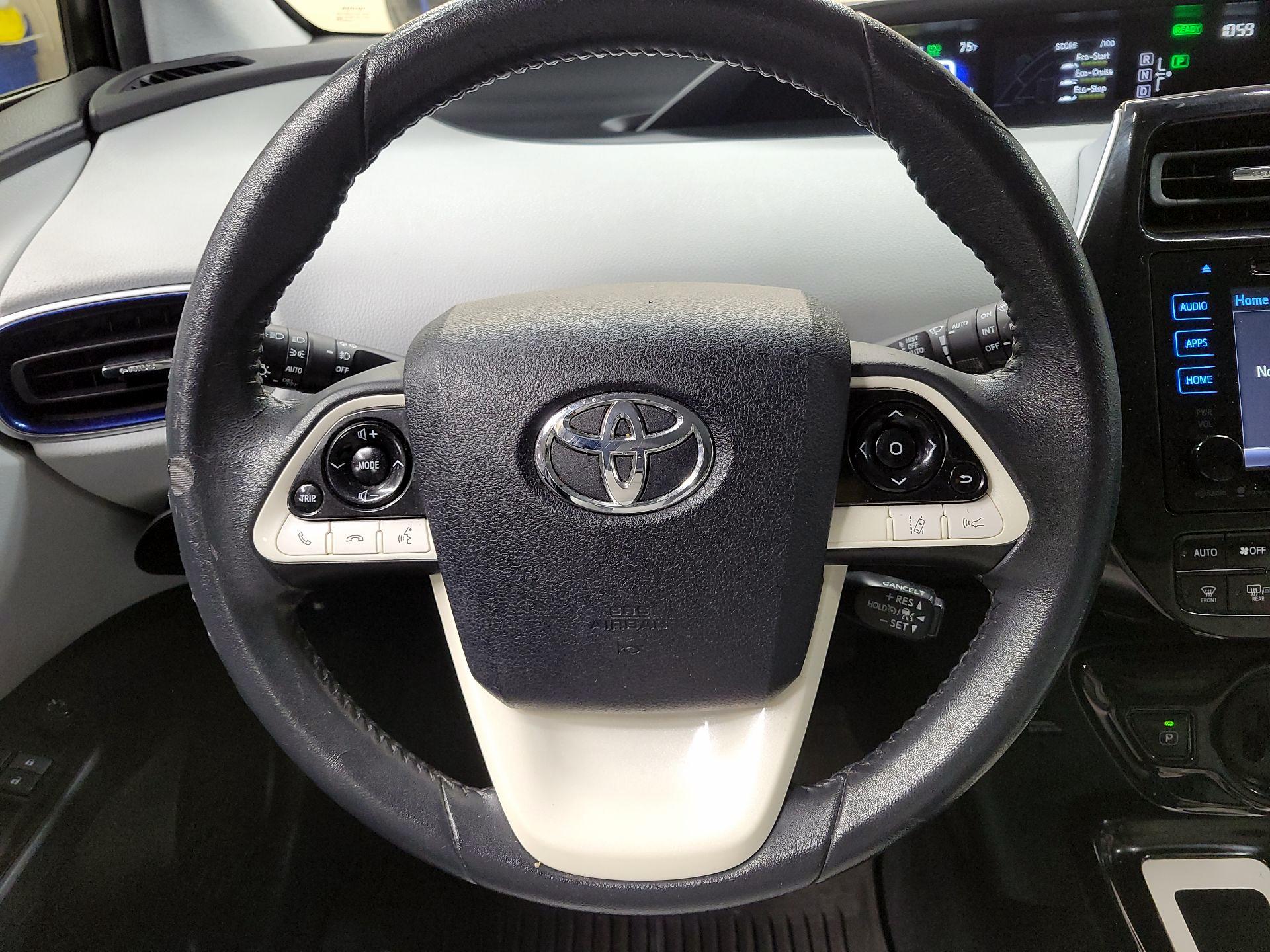Thumbnail: 2017 Toyota Prius - 10