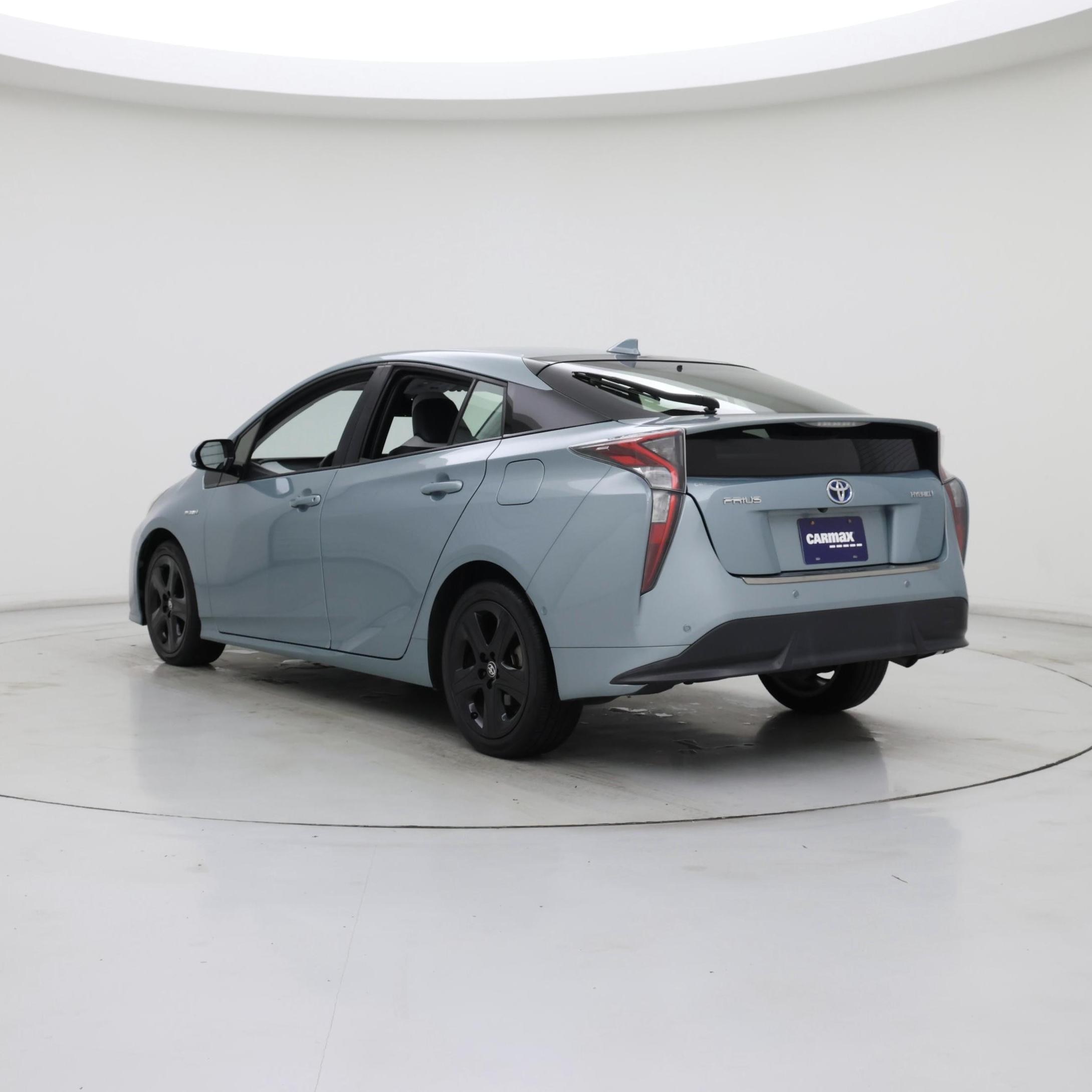 Thumbnail: 2017 Toyota Prius - 2