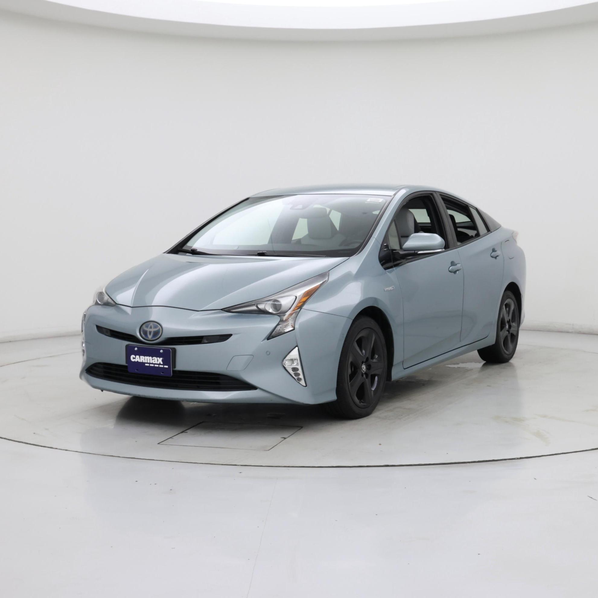 Thumbnail: 2017 Toyota Prius - 4