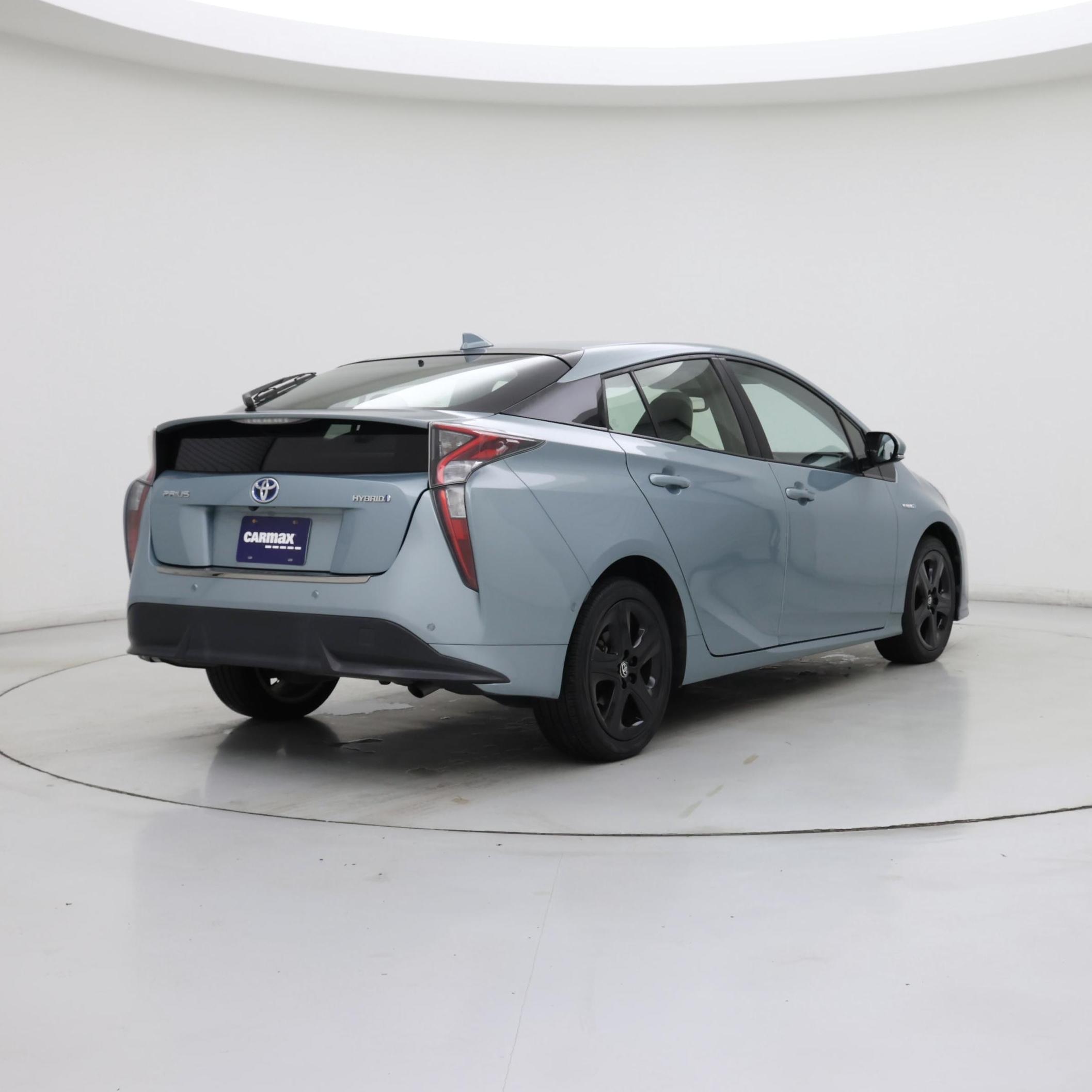 Thumbnail: 2017 Toyota Prius - 8