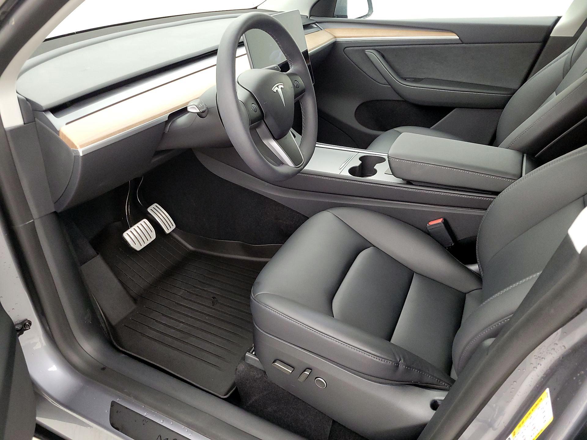Thumbnail: 2024 Tesla Model Y - 11
