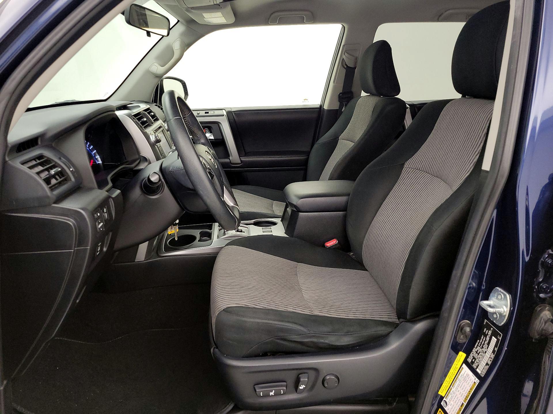 Thumbnail: 2016 Toyota 4Runner - 11