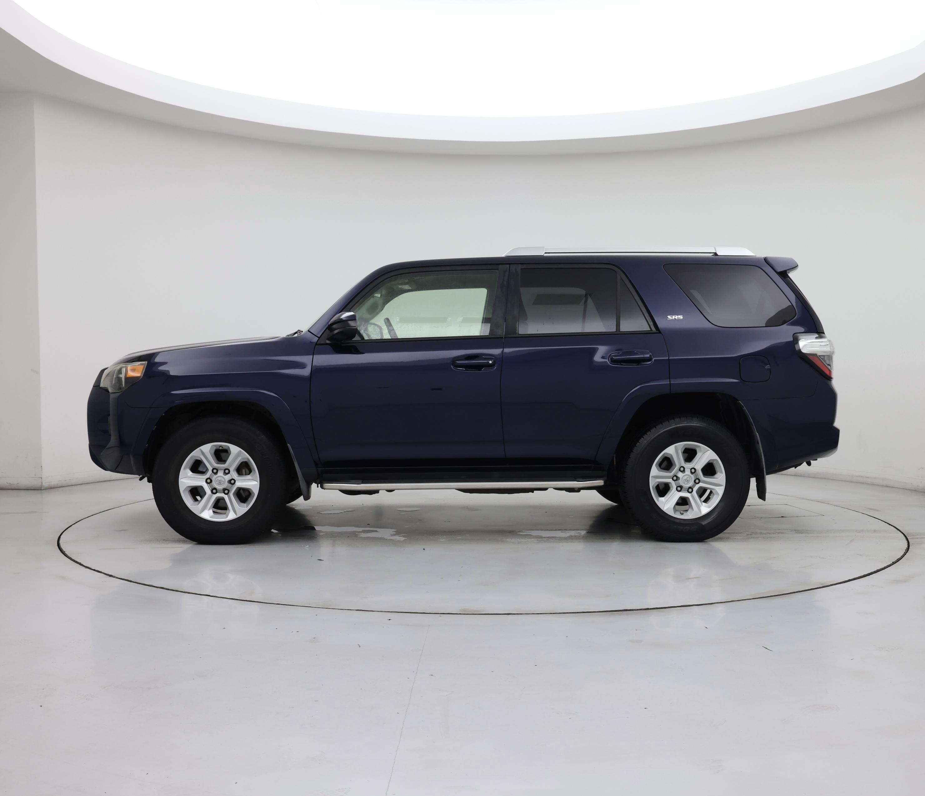 Thumbnail: 2016 Toyota 4Runner - 3