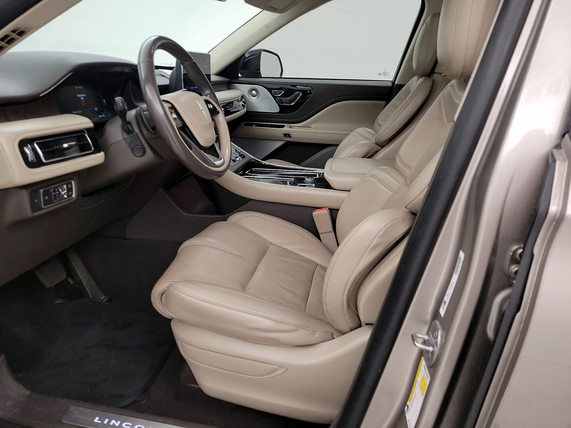 Thumbnail: 2020 Lincoln Aviator - 11