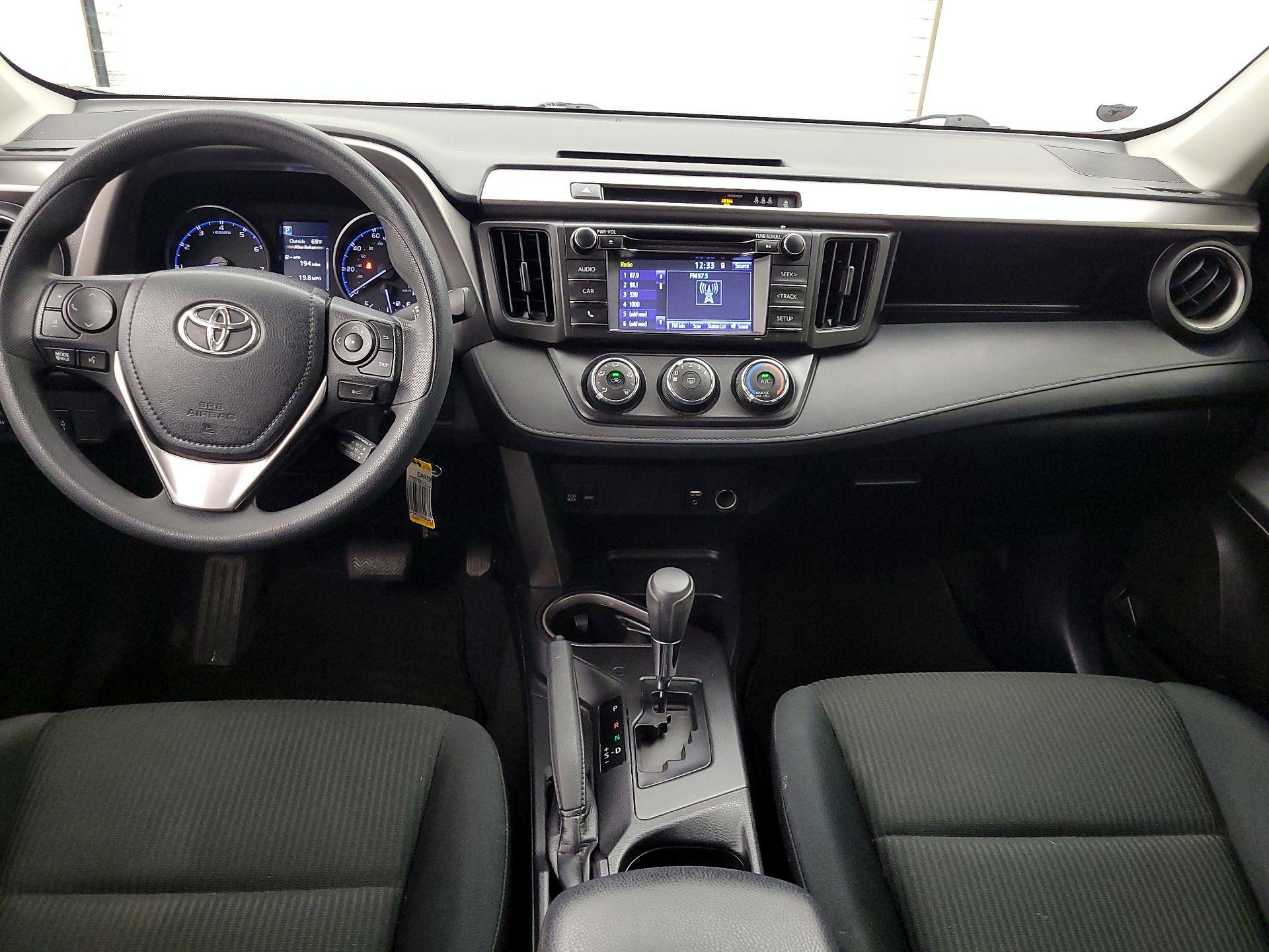 Thumbnail: 2018 Toyota RAV4 - 9