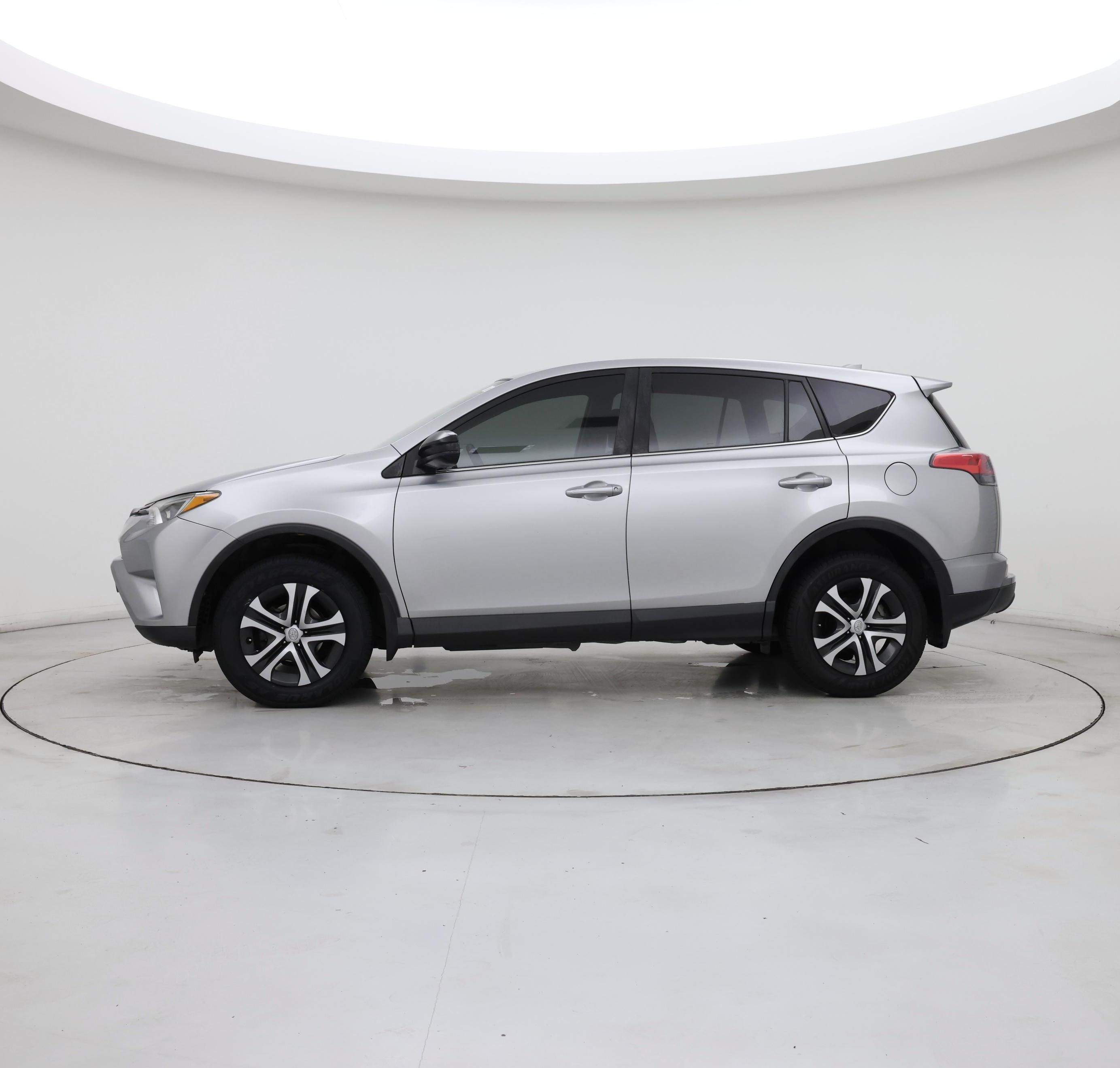 Thumbnail: 2018 Toyota RAV4 - 3