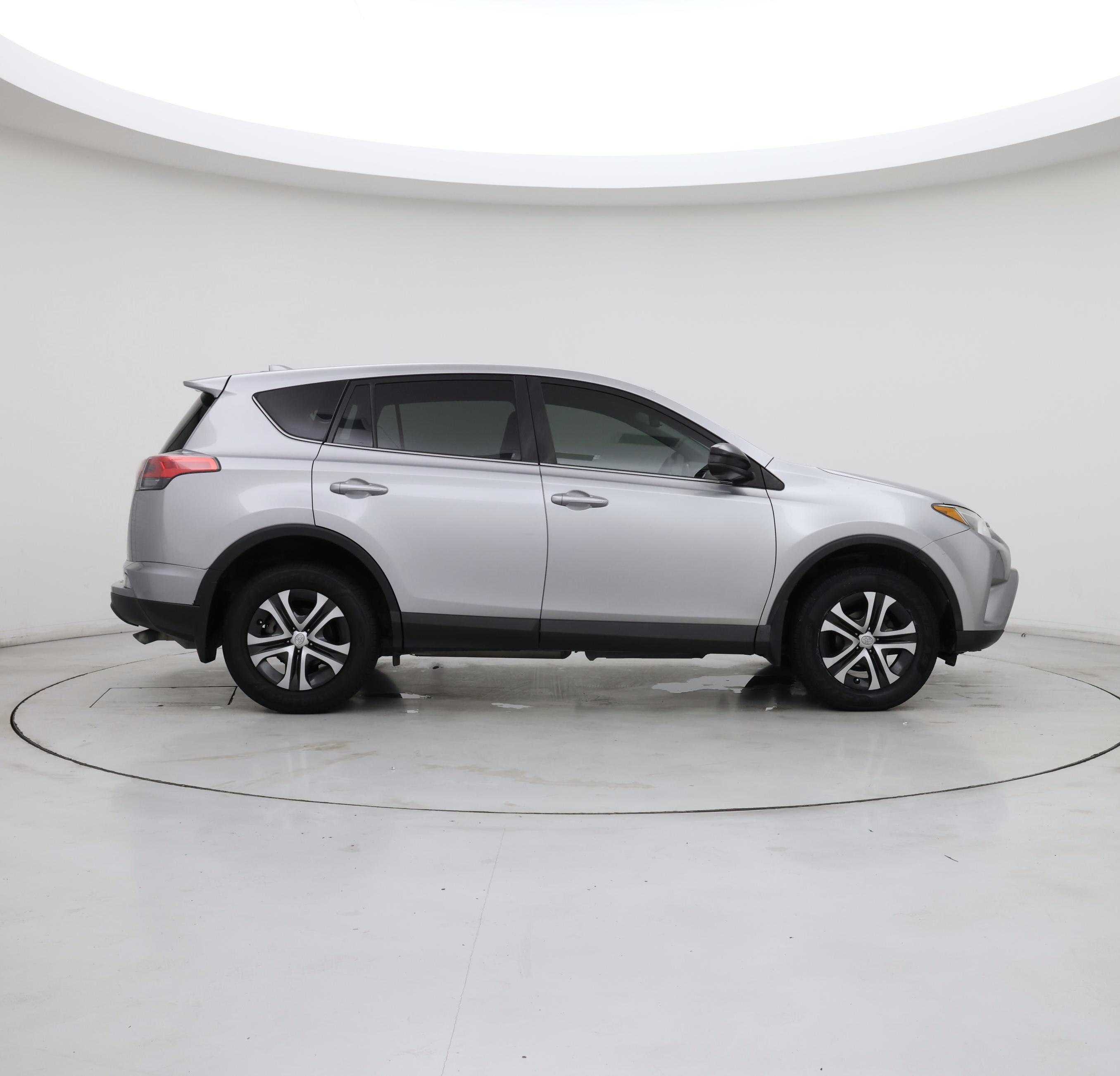 Thumbnail: 2018 Toyota RAV4 - 7
