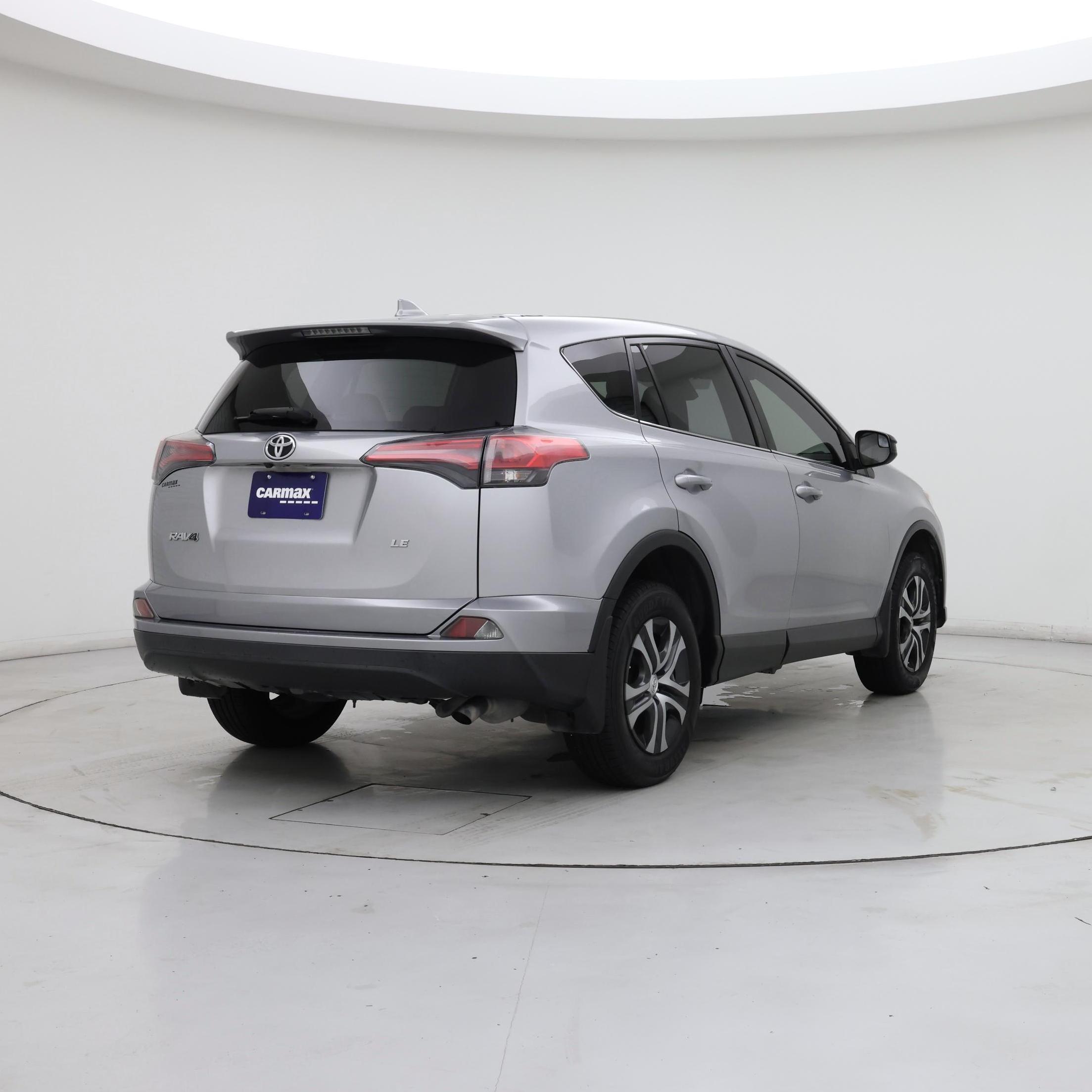 Thumbnail: 2018 Toyota RAV4 - 8