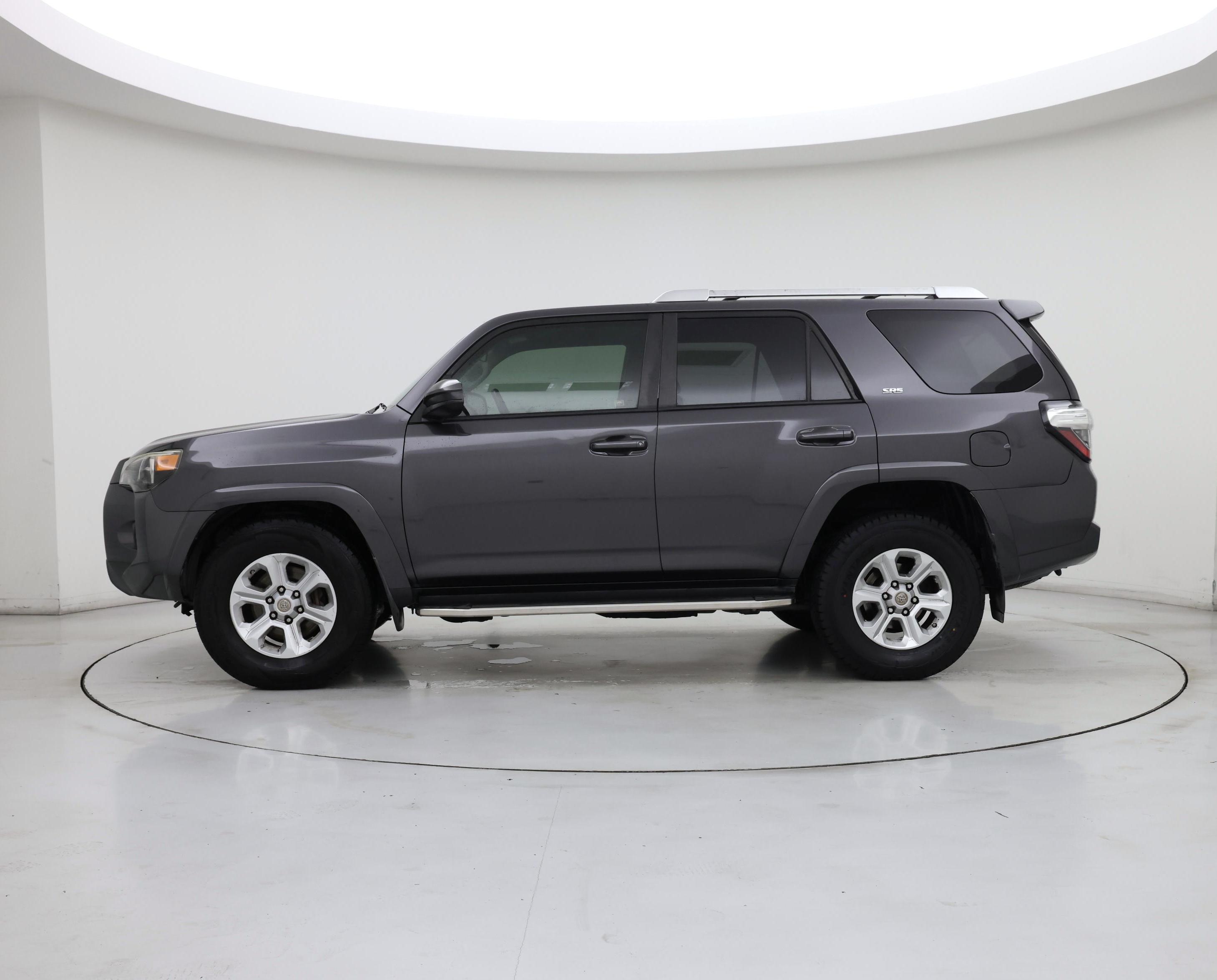 Thumbnail: 2015 Toyota 4Runner - 3