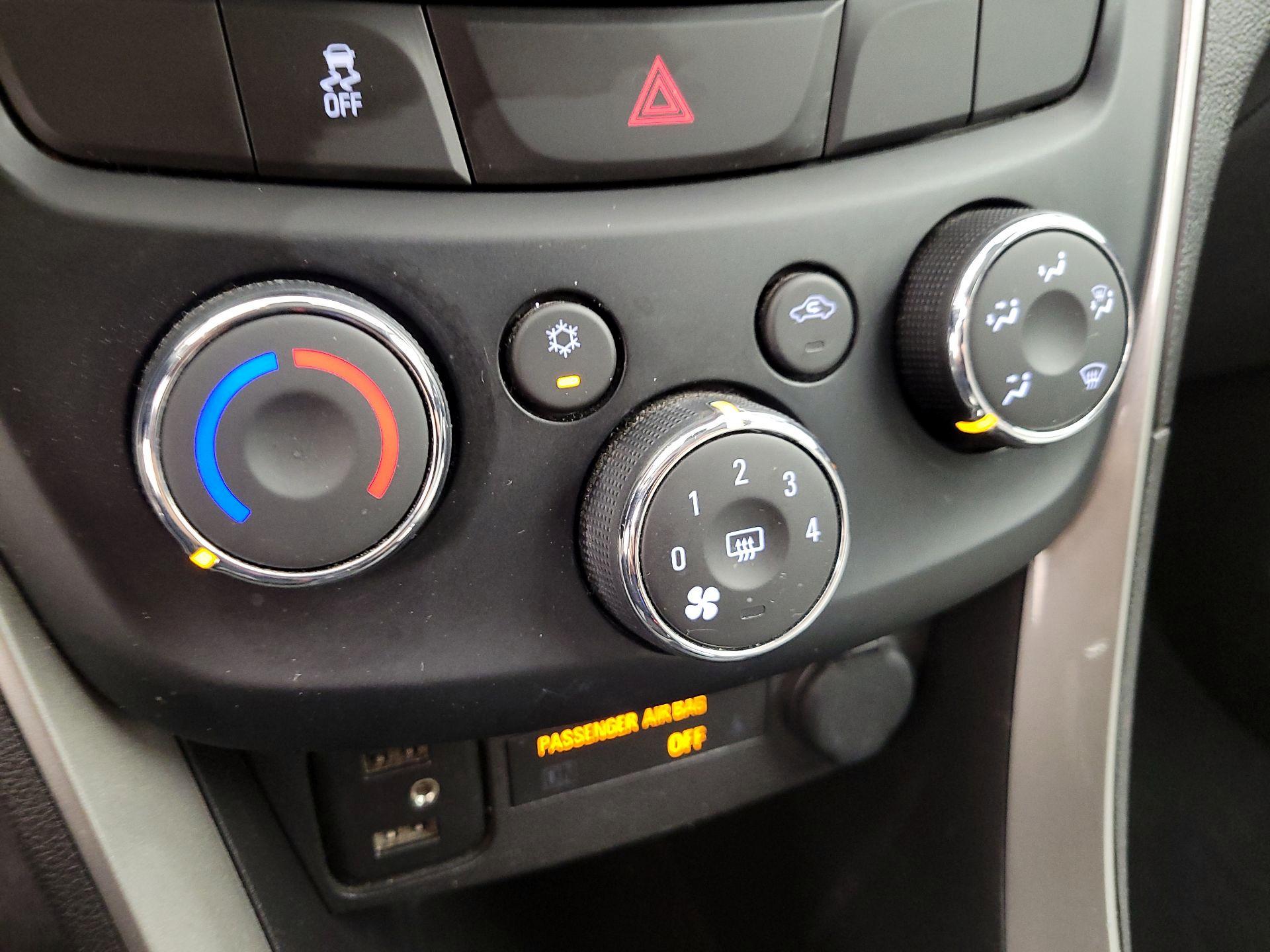 Thumbnail: 2019 Chevrolet Trax - 16