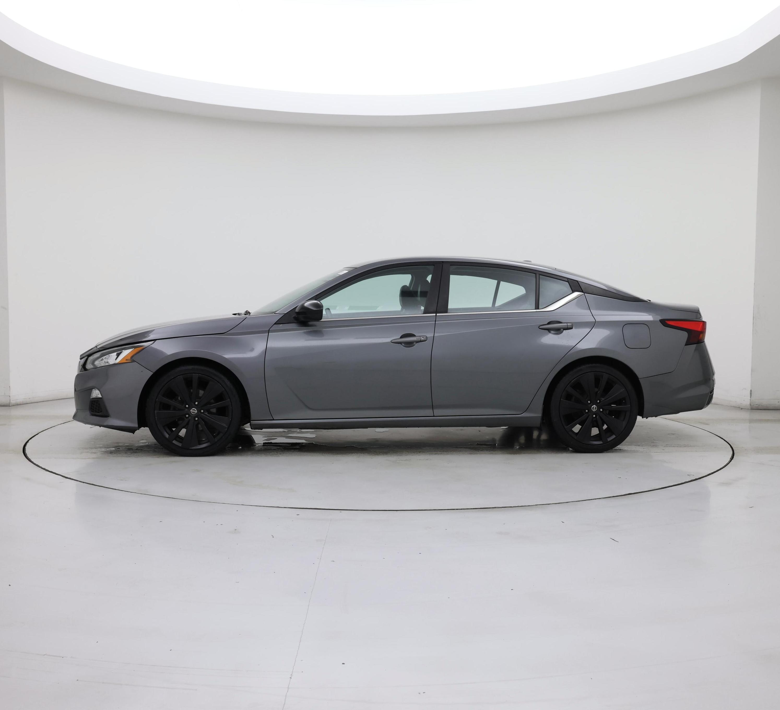 Thumbnail: 2020 Nissan Altima - 3