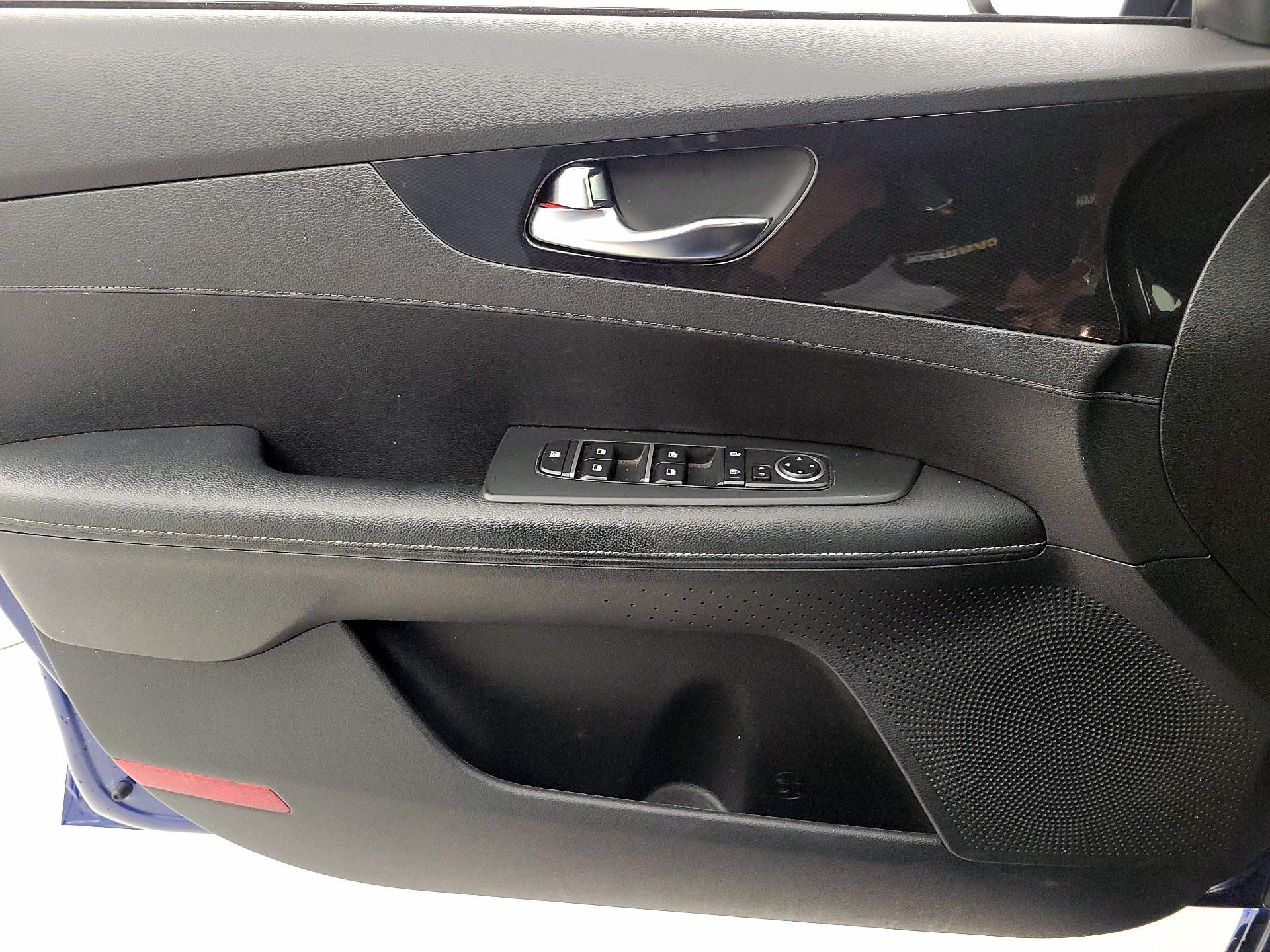 Thumbnail: 2021 Kia Forte - 12