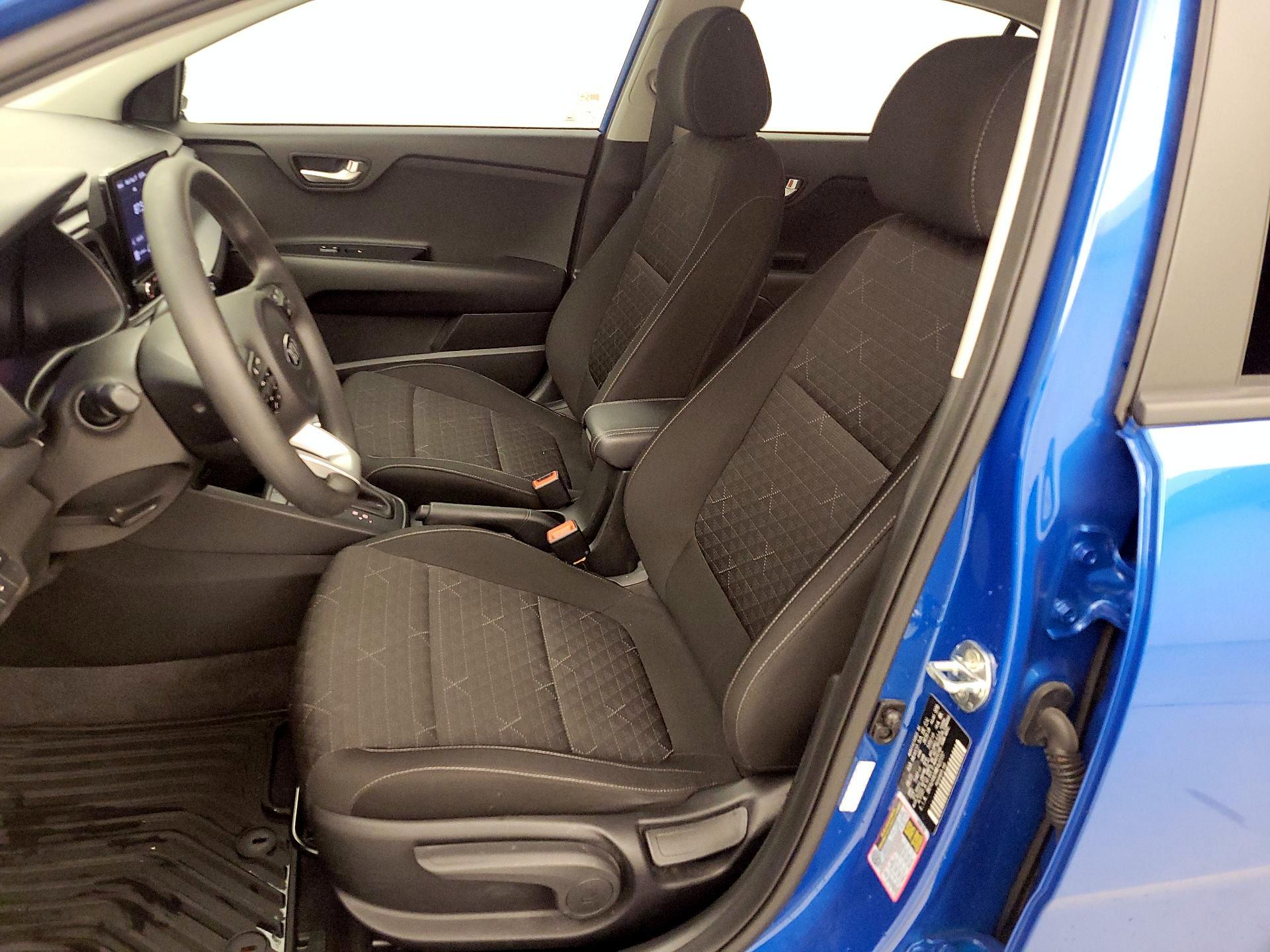 Thumbnail: 2021 Kia Rio - 11