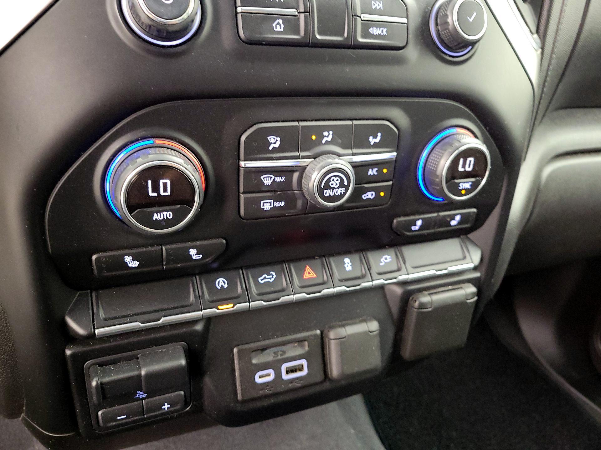Thumbnail: 2019 Chevrolet Silverado 1500 - 16