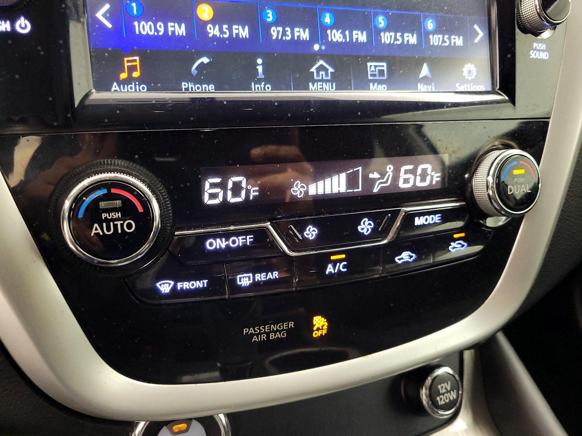 Thumbnail: 2016 Nissan Murano - 17