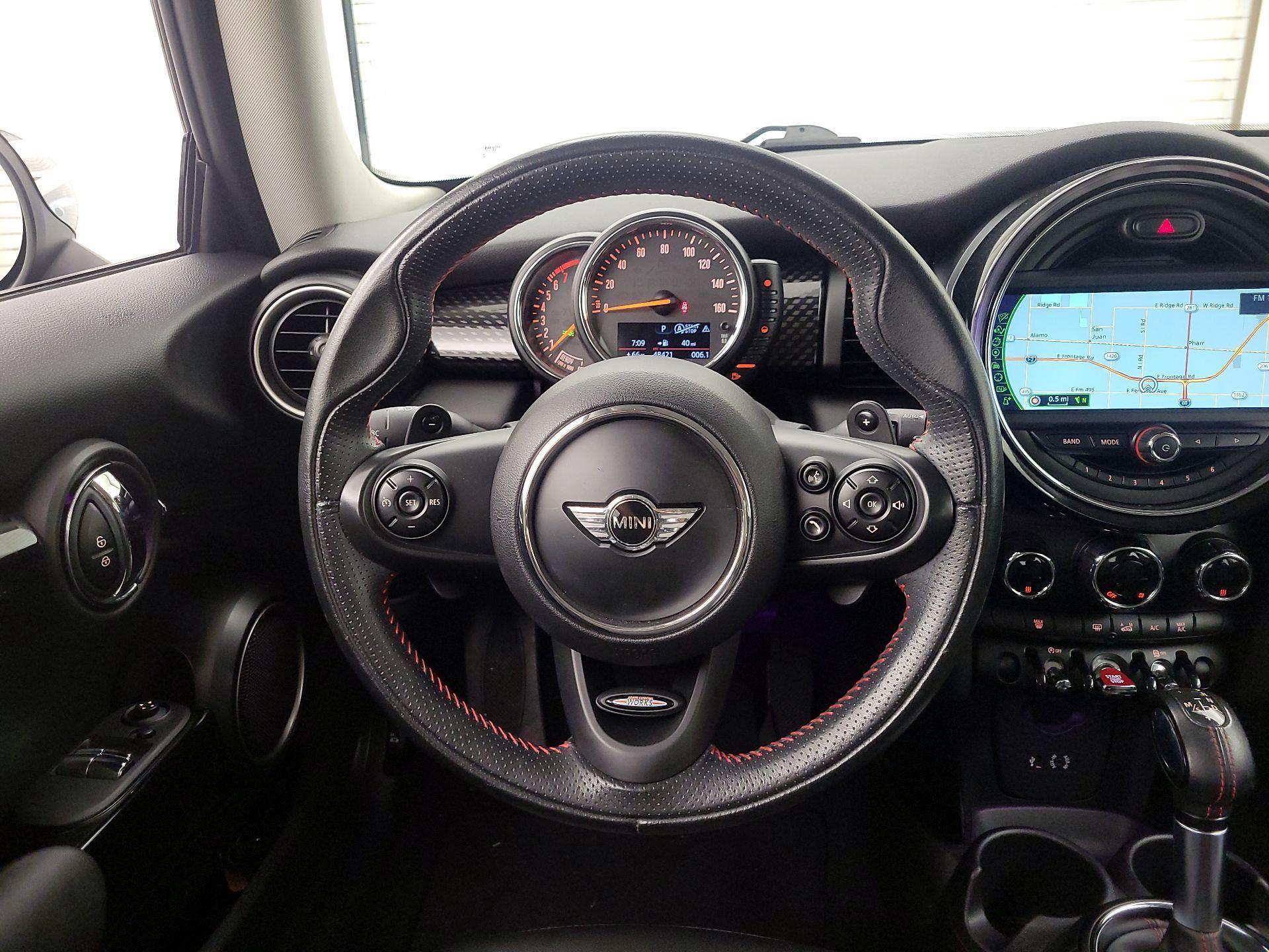 Thumbnail: 2015 MINI Cooper Hardtop - 10
