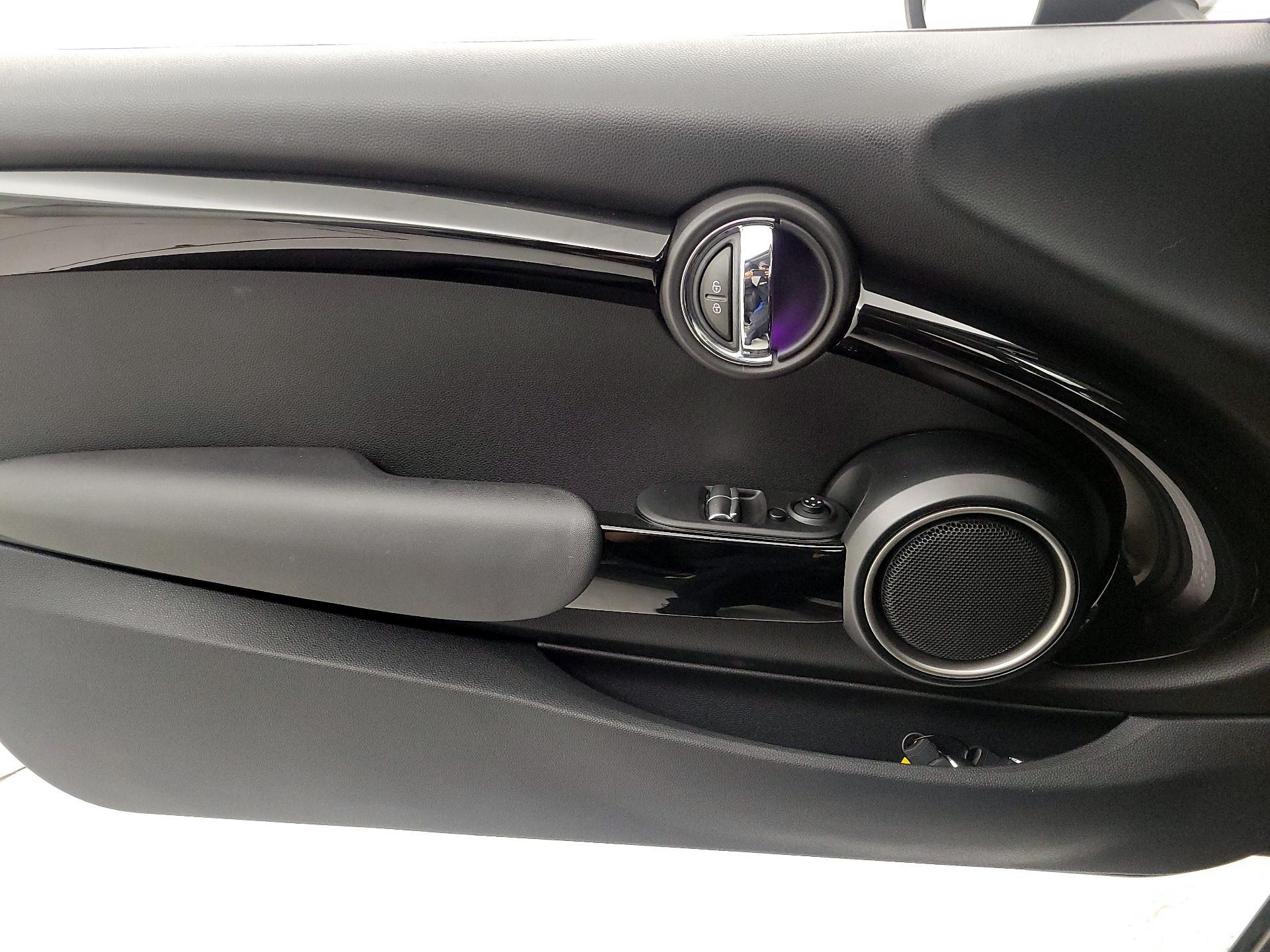 Thumbnail: 2015 MINI Cooper Hardtop - 12