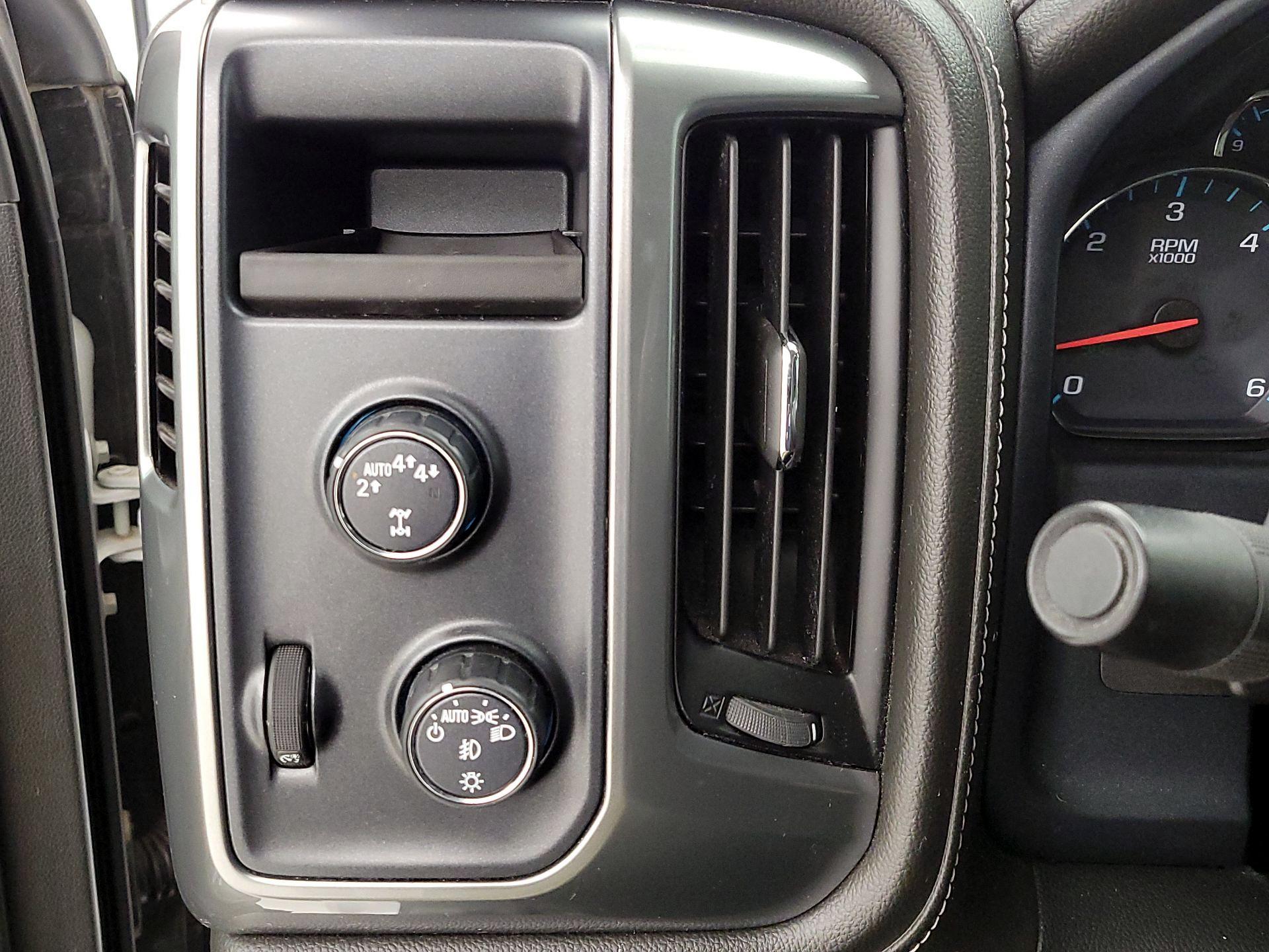 Thumbnail: 2017 Chevrolet Silverado 1500 - 13