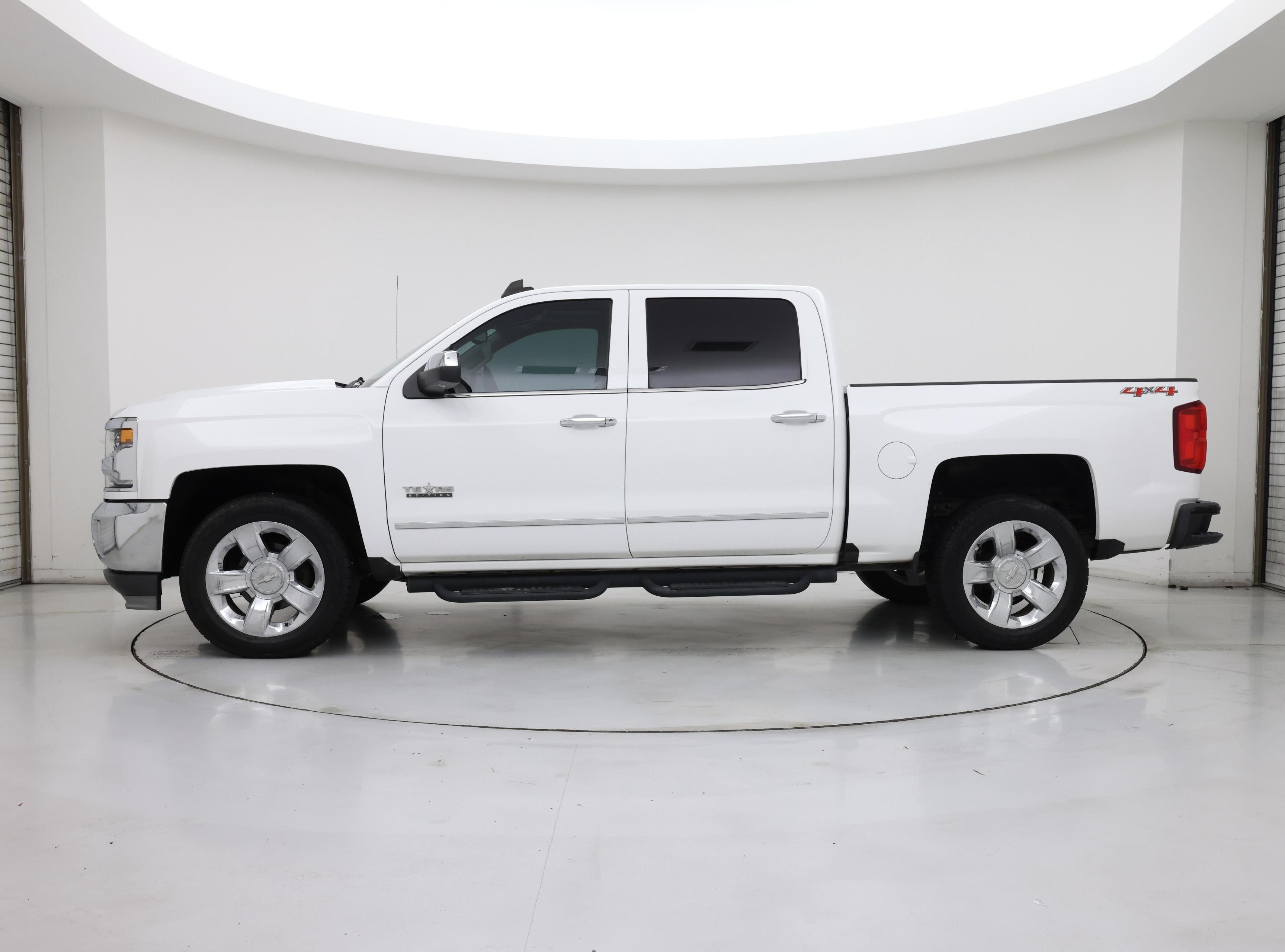 Thumbnail: 2017 Chevrolet Silverado 1500 - 3