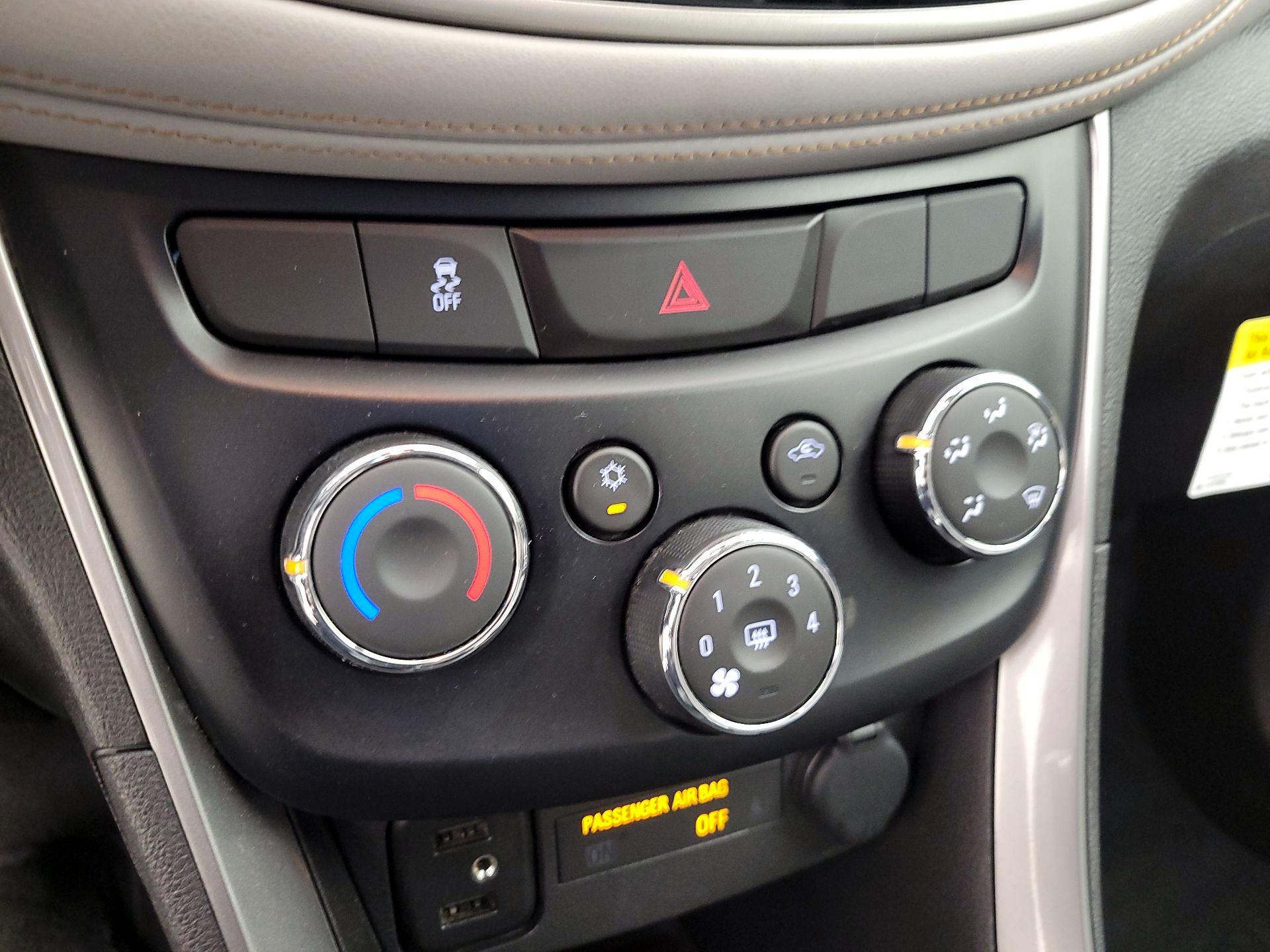 Thumbnail: 2020 Chevrolet Trax - 16