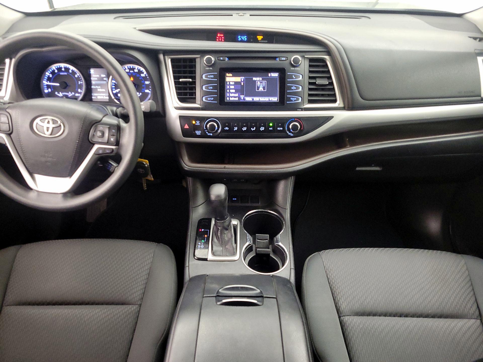 Thumbnail: 2017 Toyota Highlander - 9