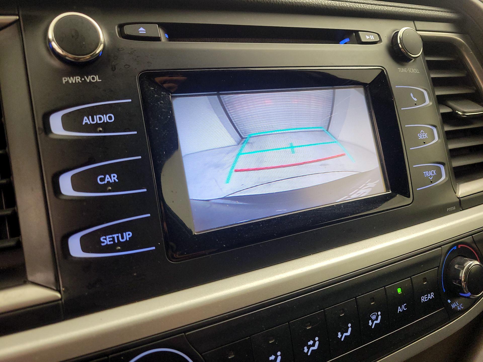Thumbnail: 2017 Toyota Highlander - 14