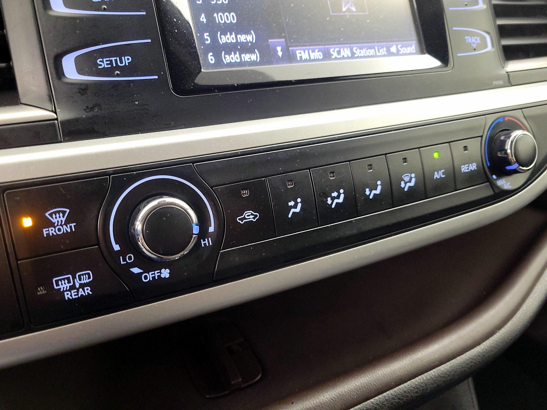 Thumbnail: 2017 Toyota Highlander - 16