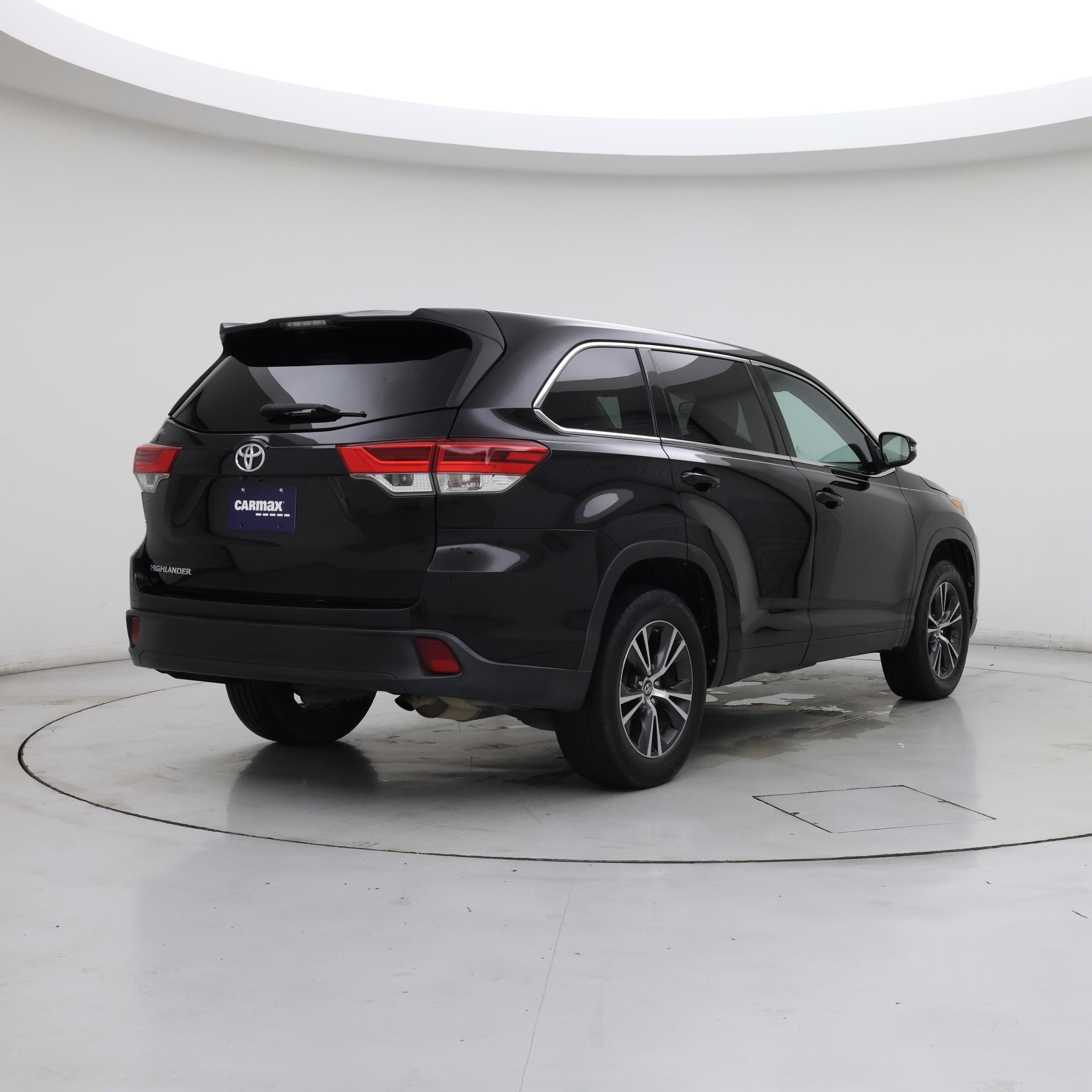Thumbnail: 2017 Toyota Highlander - 8
