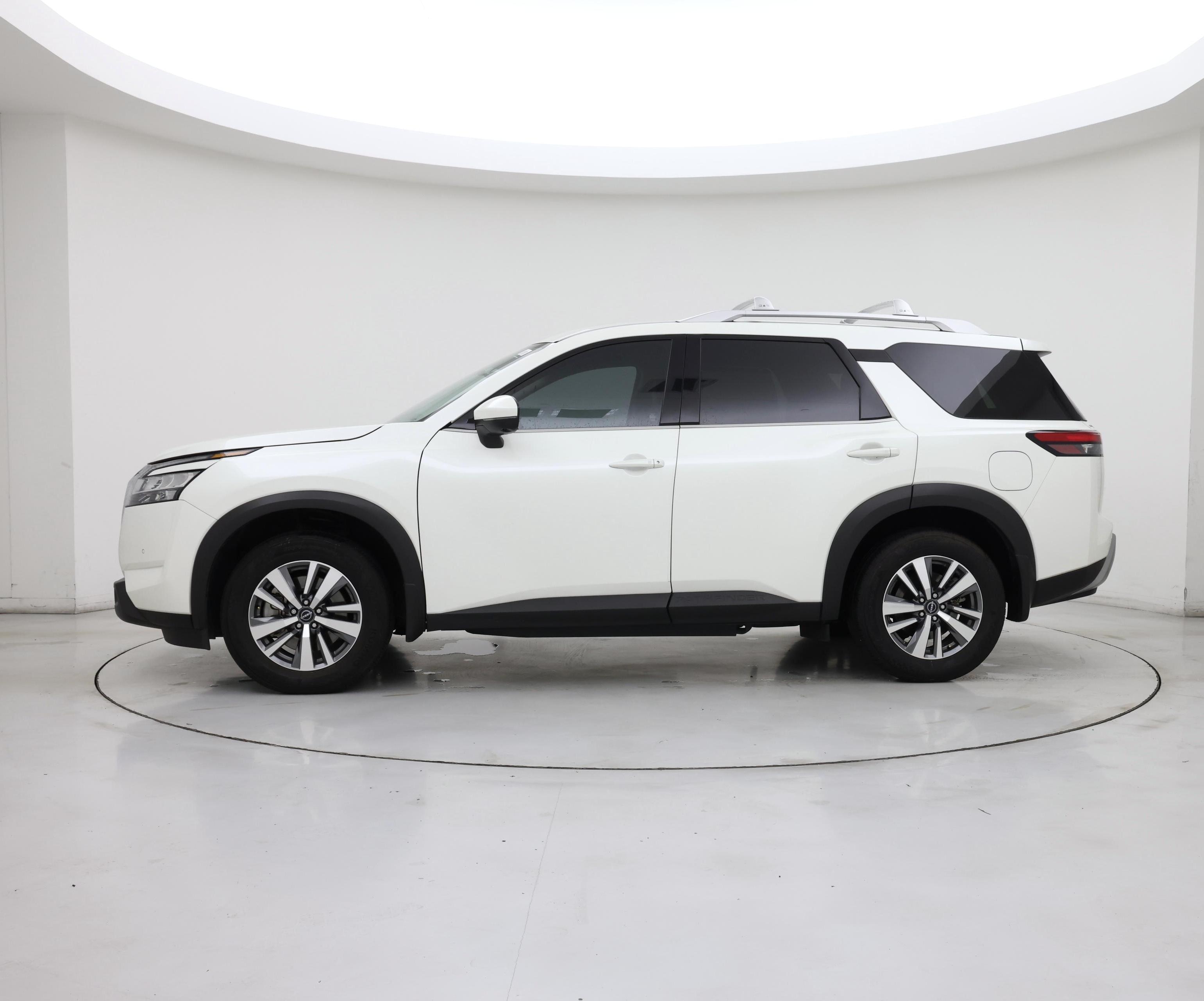 Thumbnail: 2024 Nissan Pathfinder - 3