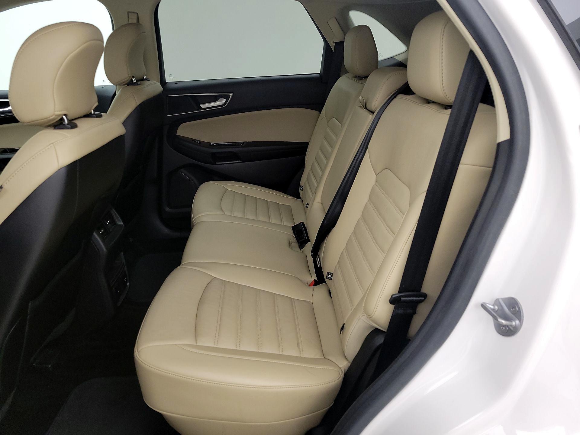 Thumbnail: 2016 Ford Edge - 20
