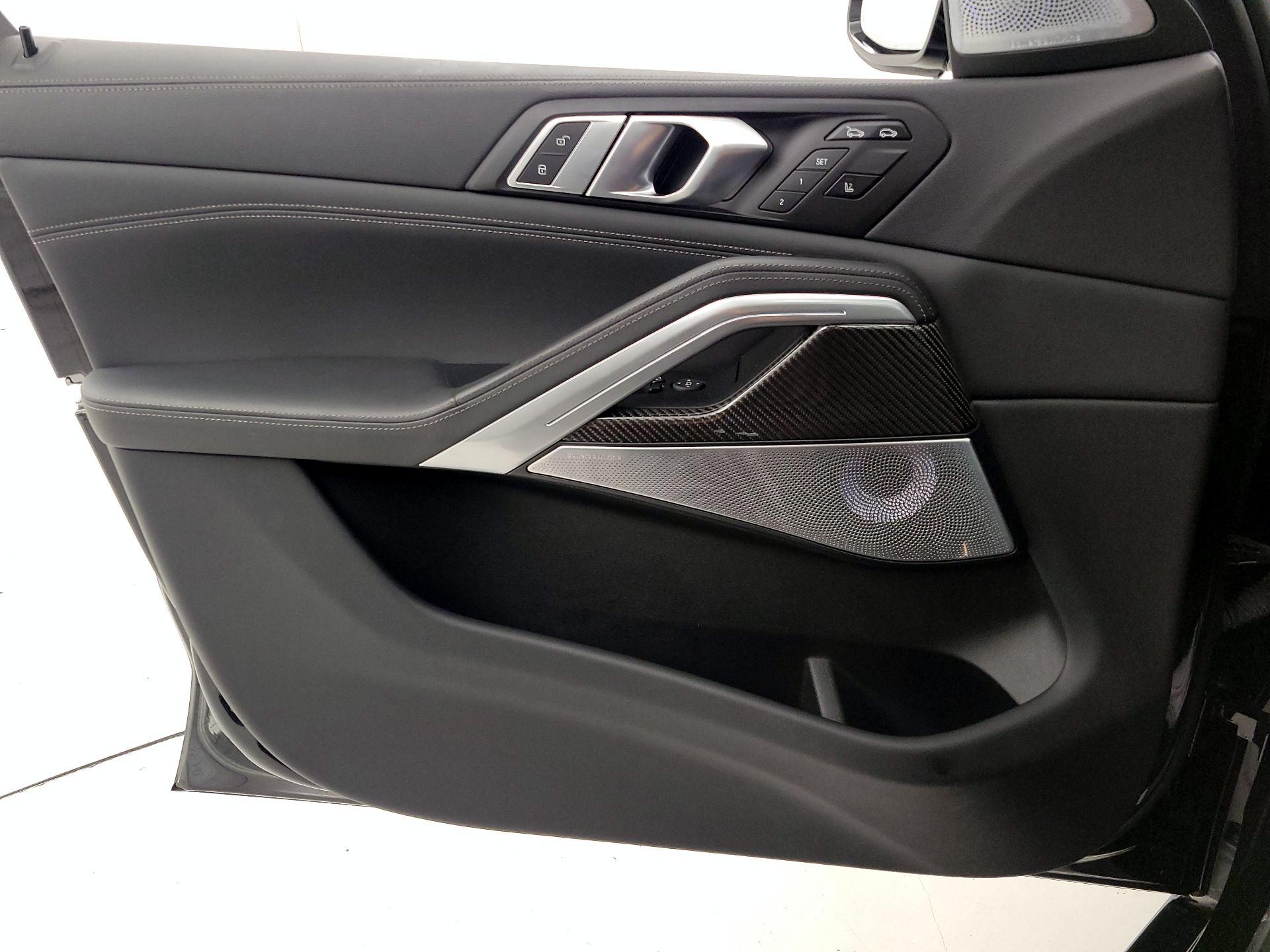Thumbnail: 2023 BMW X6 - 12