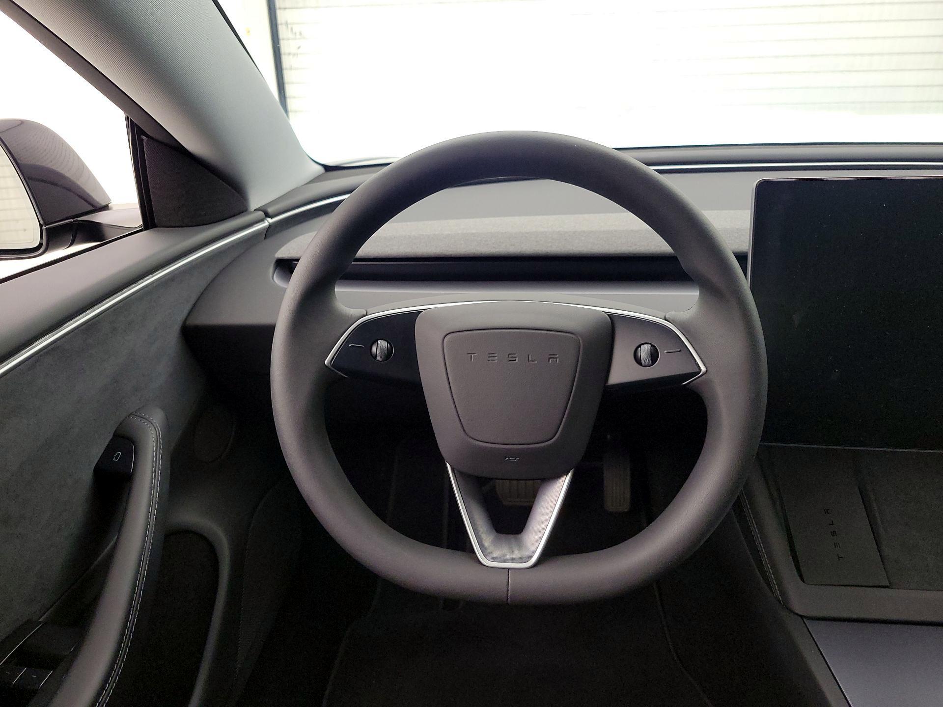 Thumbnail: 2024 Tesla Model 3 - 10