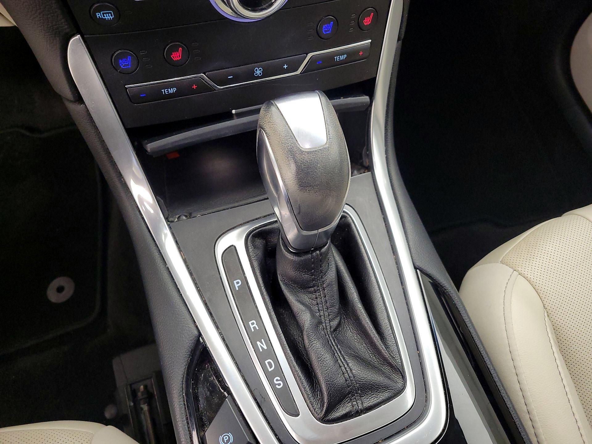 Thumbnail: 2018 Ford Edge - 18