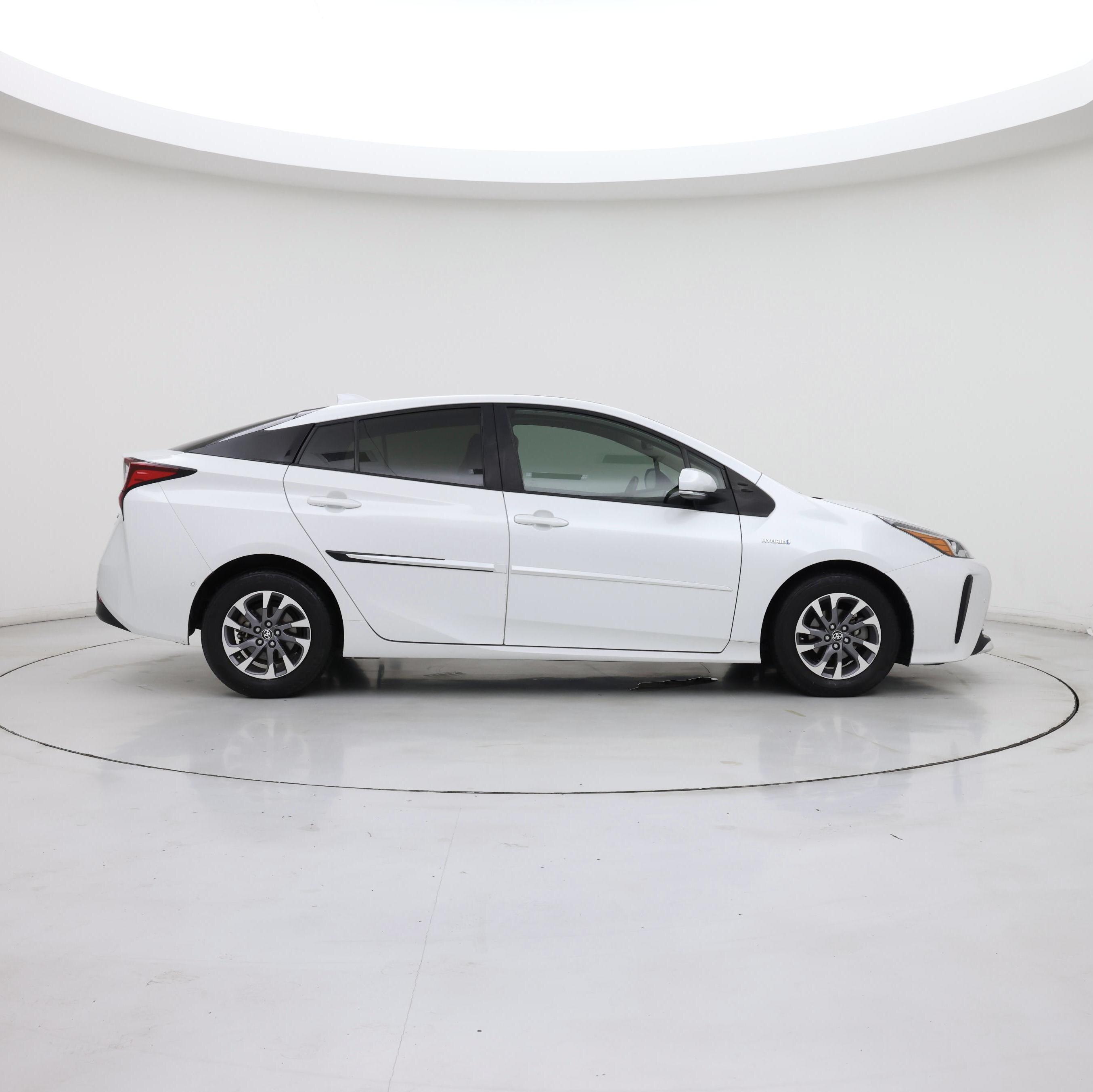 Thumbnail: 2021 Toyota Prius - 7