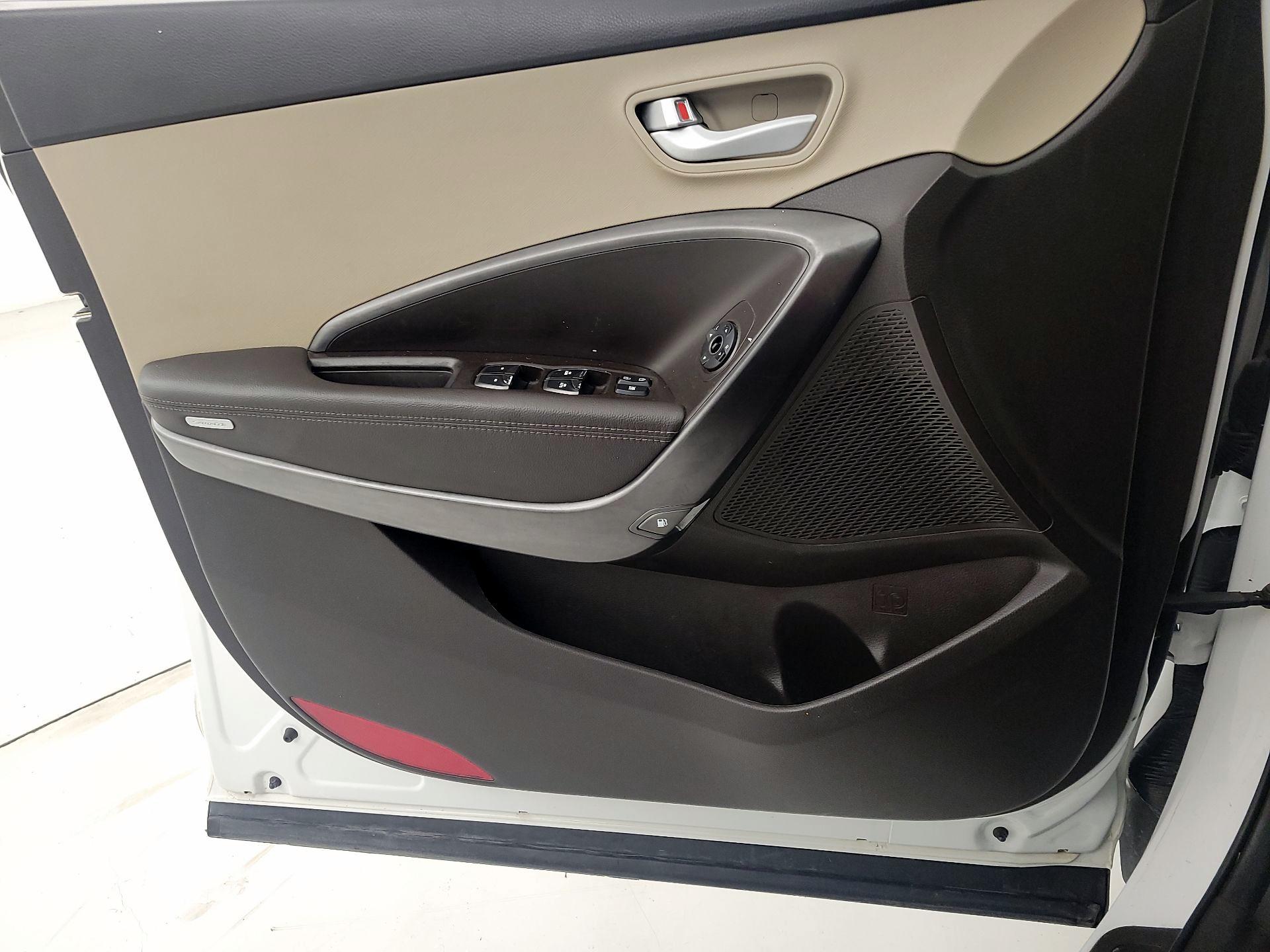 Thumbnail: 2017 Hyundai Santa Fe - 12