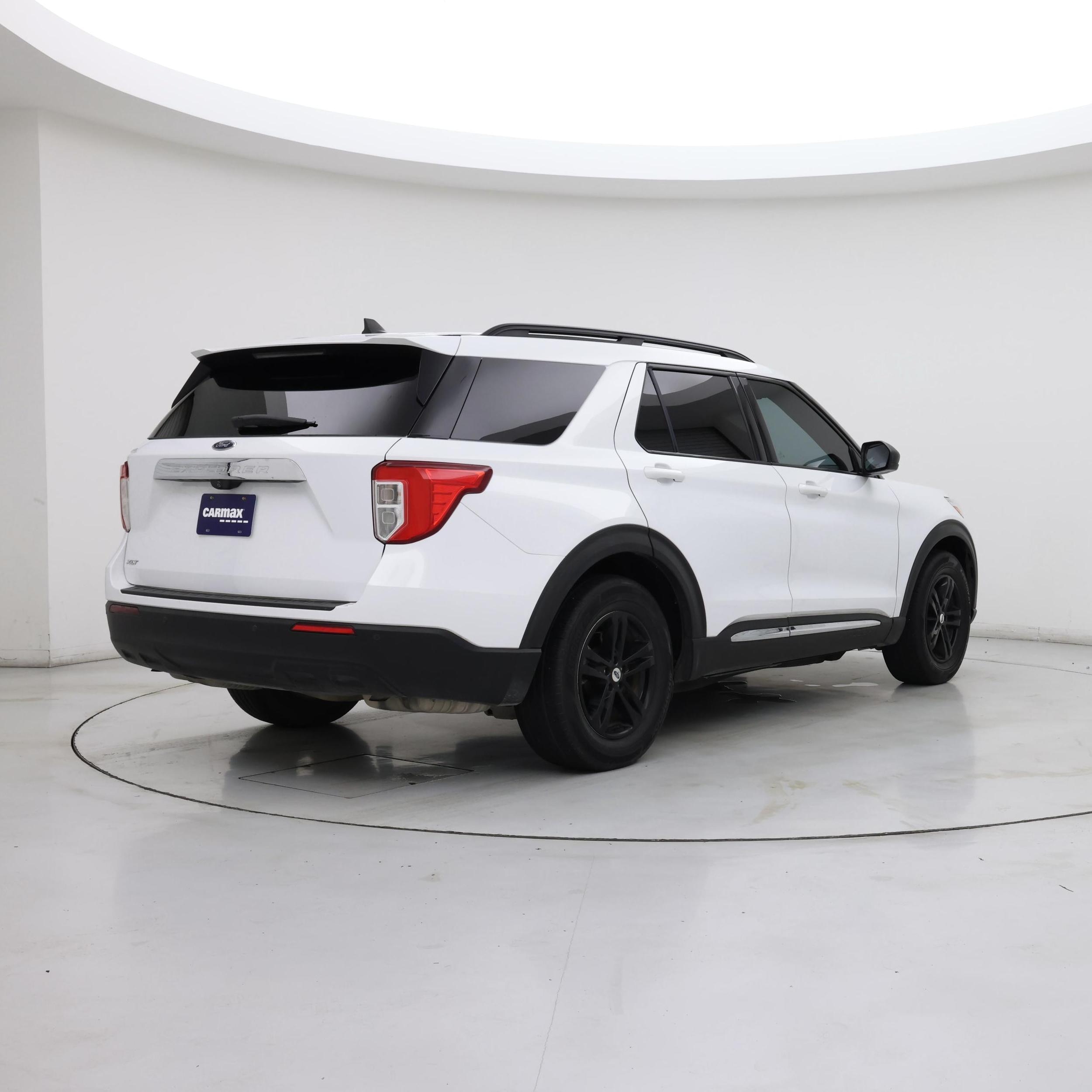 Thumbnail: 2021 Ford Explorer - 8