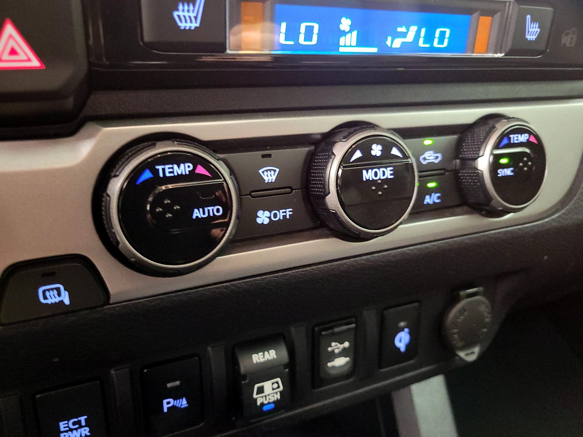 Thumbnail: 2018 Toyota Tacoma - 17