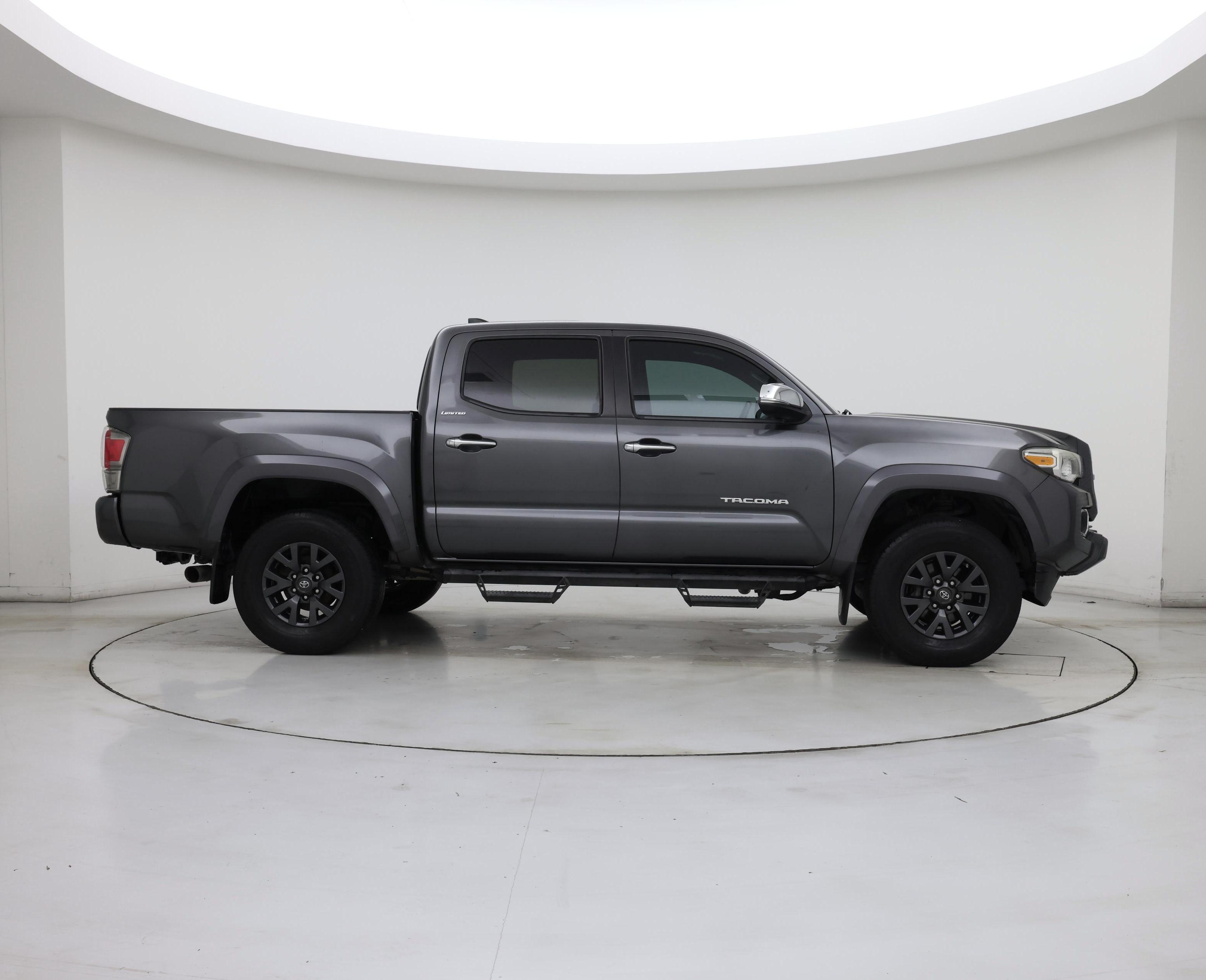 Thumbnail: 2018 Toyota Tacoma - 7