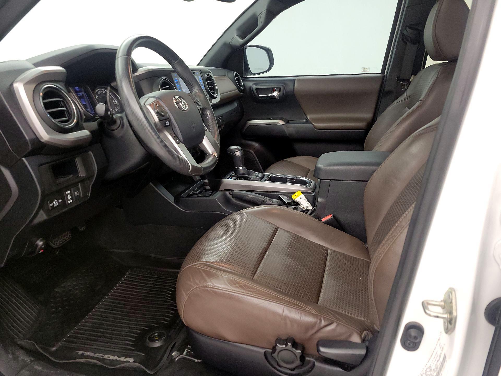 Thumbnail: 2019 Toyota Tacoma - 11