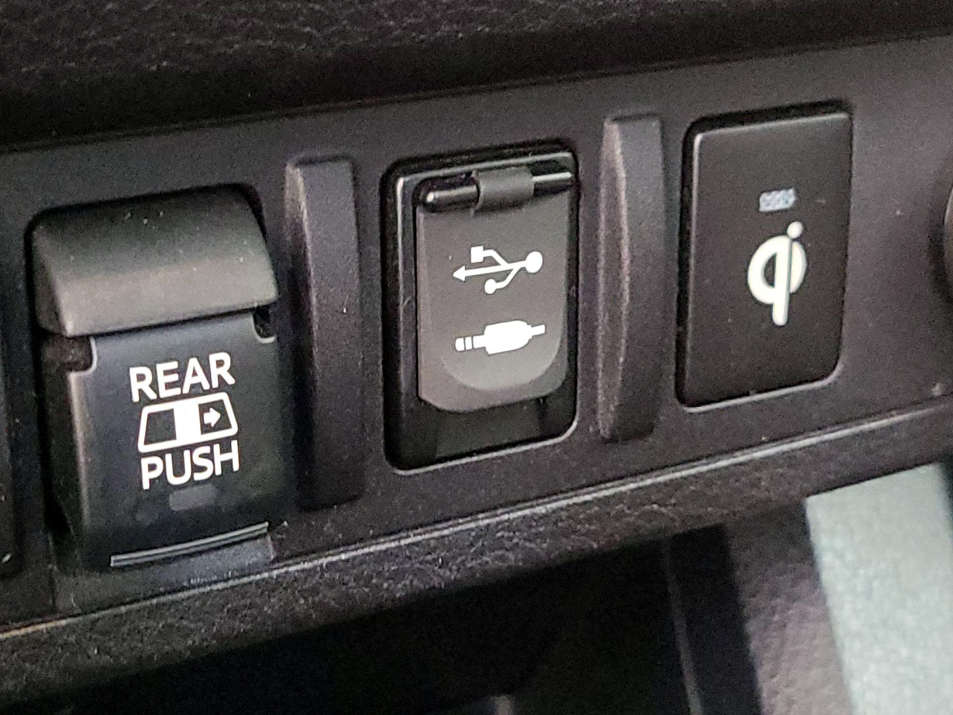 Thumbnail: 2019 Toyota Tacoma - 19