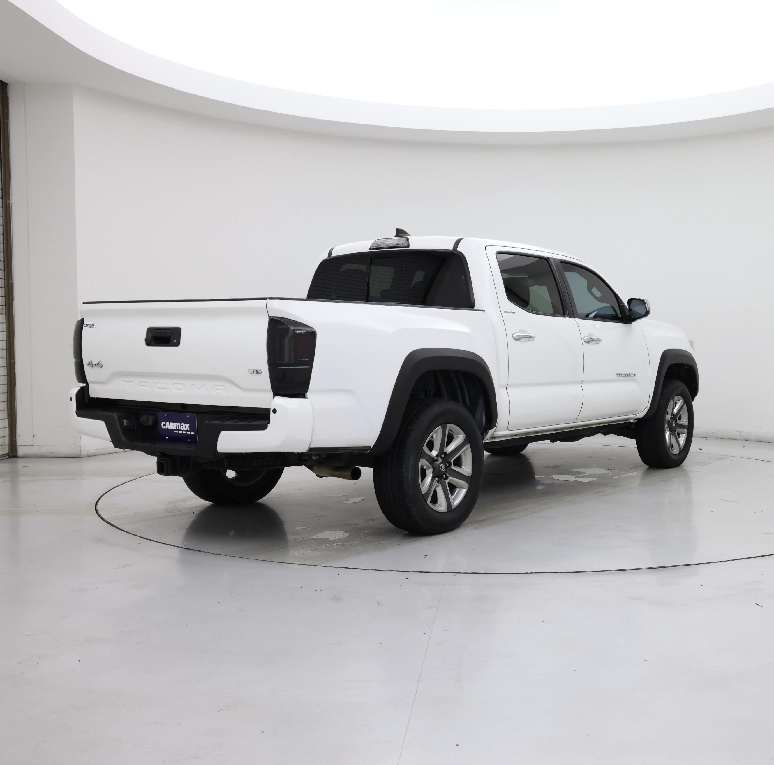 Thumbnail: 2019 Toyota Tacoma - 8