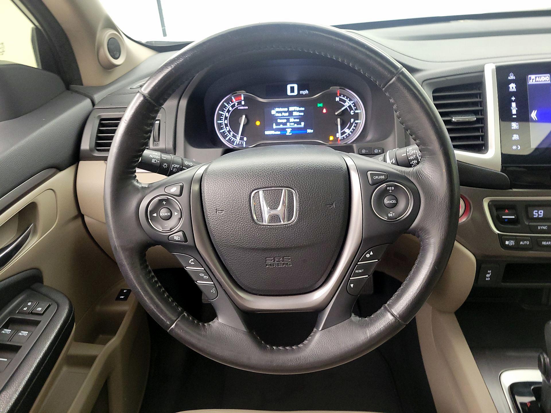 Thumbnail: 2018 Honda Pilot - 10