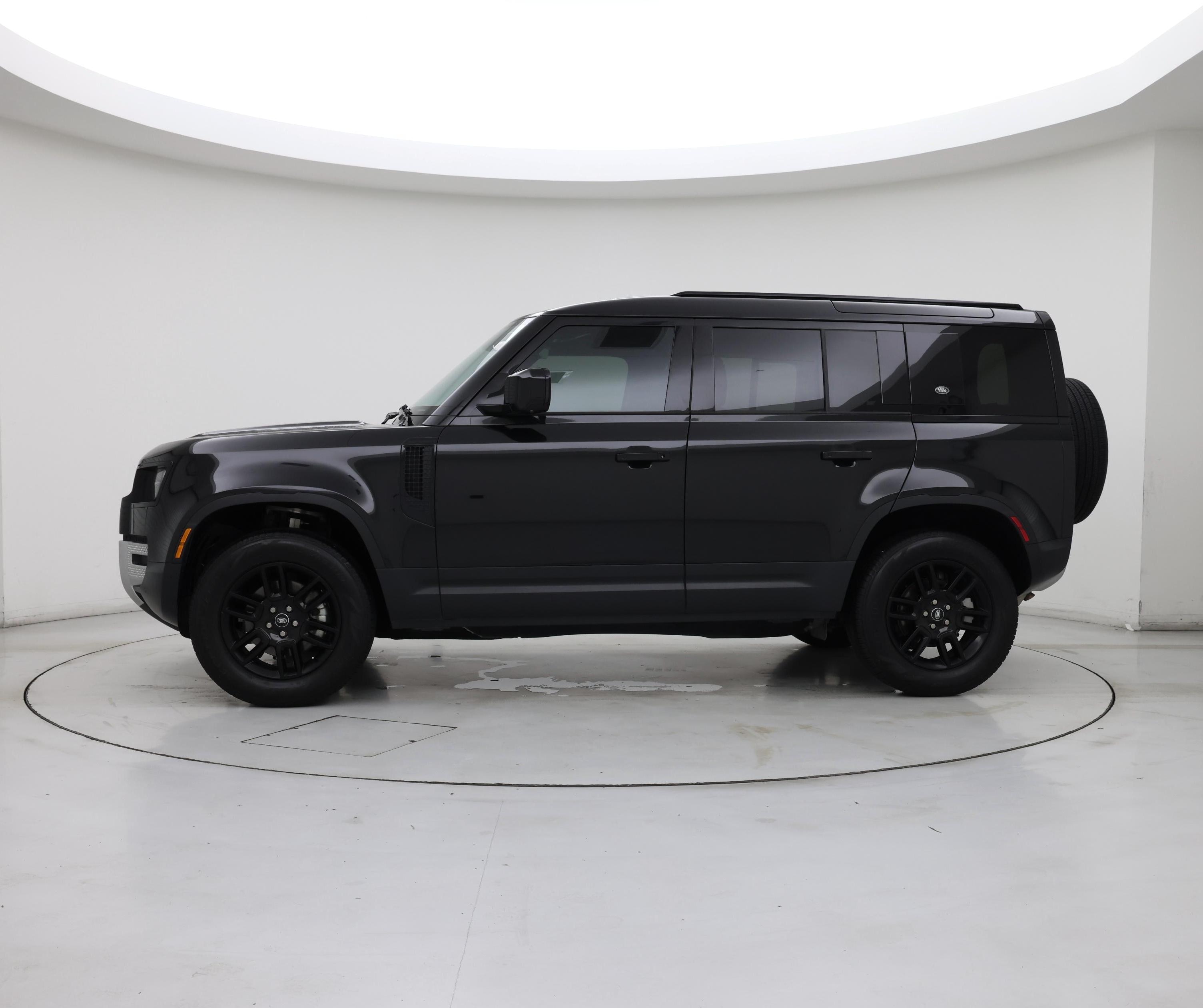 Thumbnail: 2024 Land Rover Defender - 3