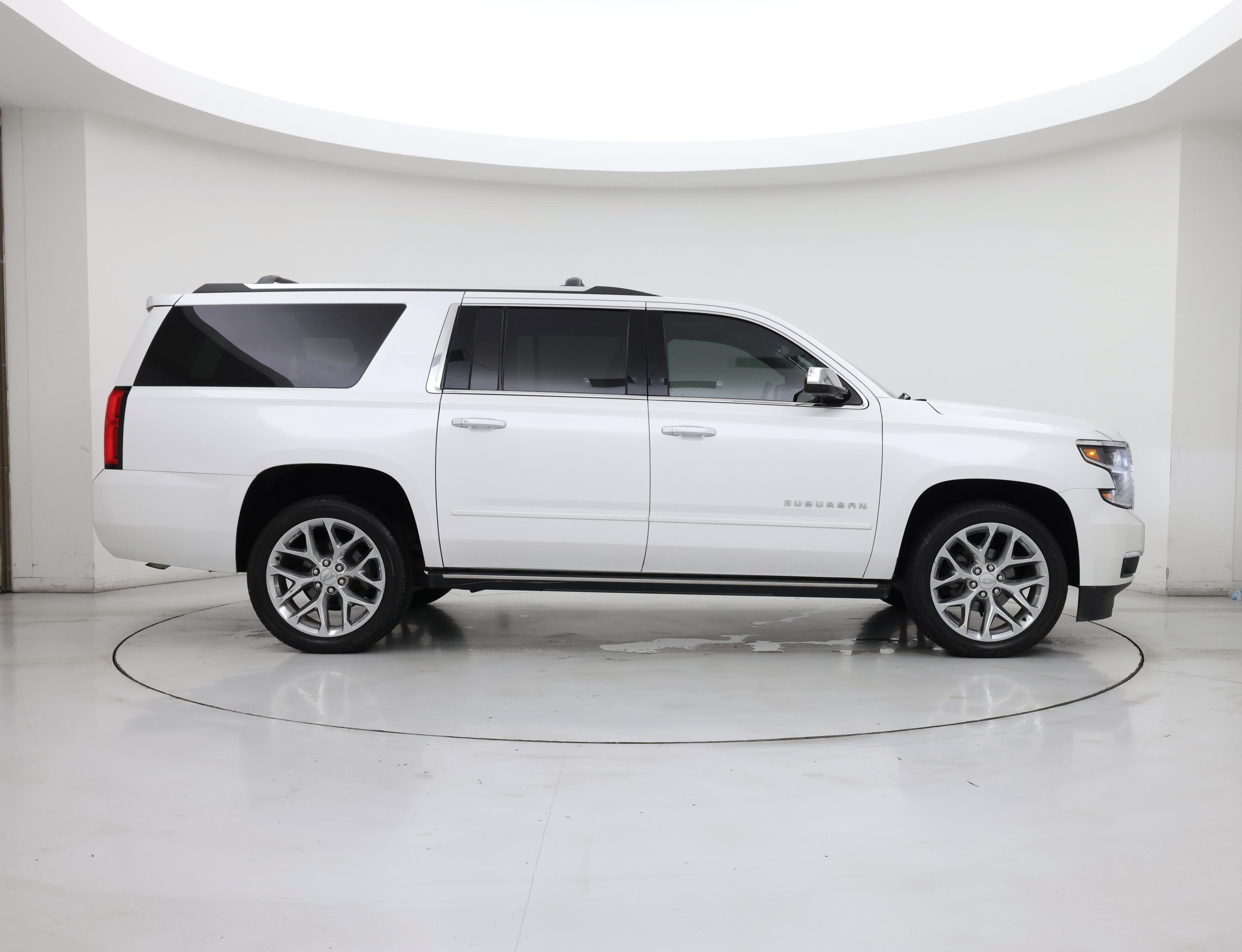 Thumbnail: 2017 Chevrolet Suburban - 7