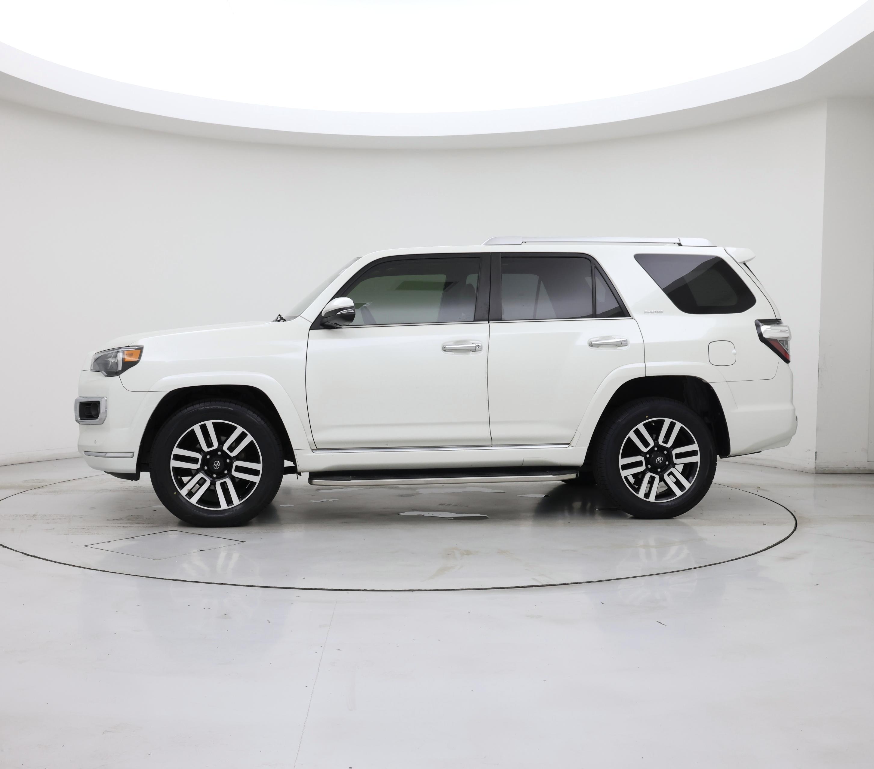 Thumbnail: 2020 Toyota 4Runner - 3