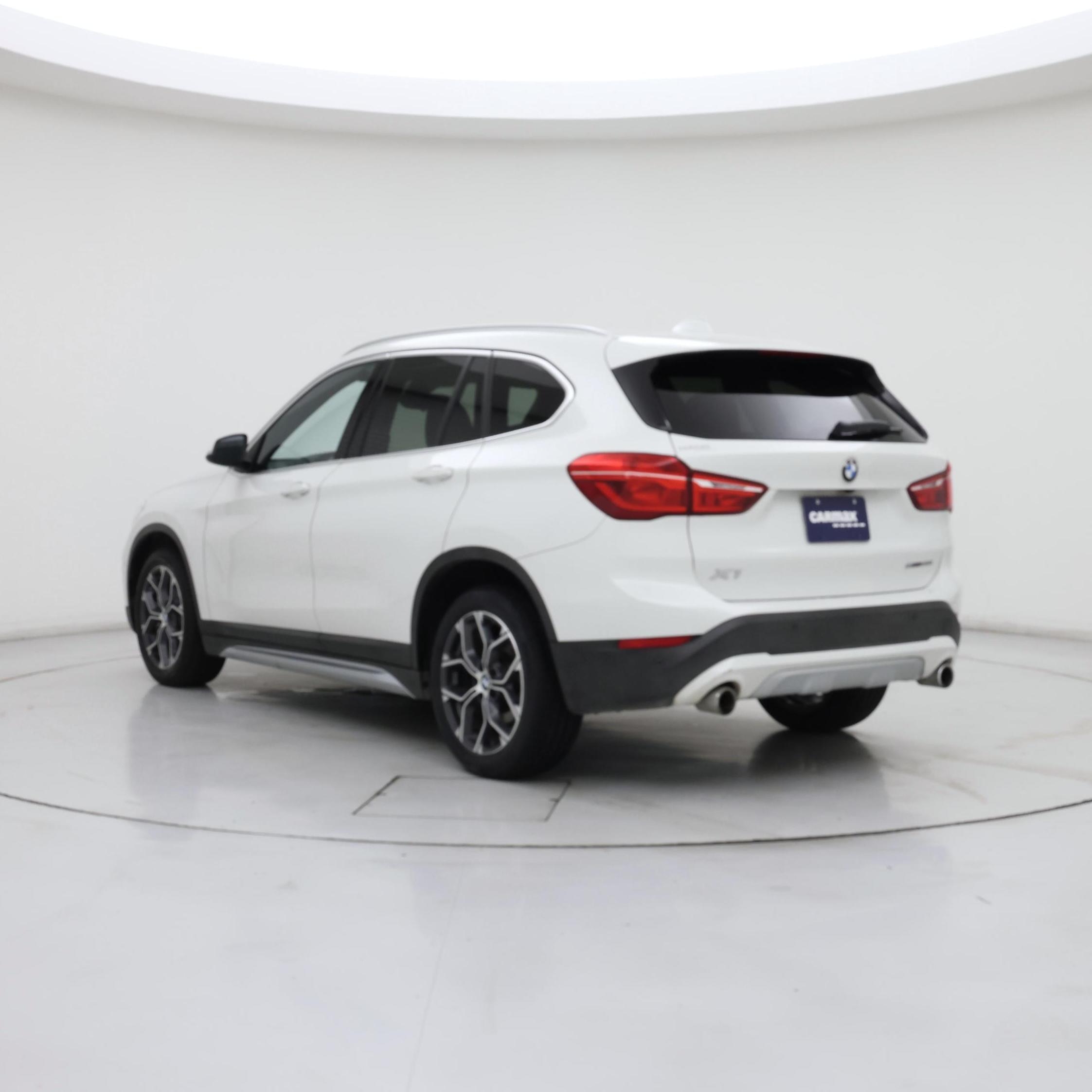 Thumbnail: 2021 BMW X1 - 2